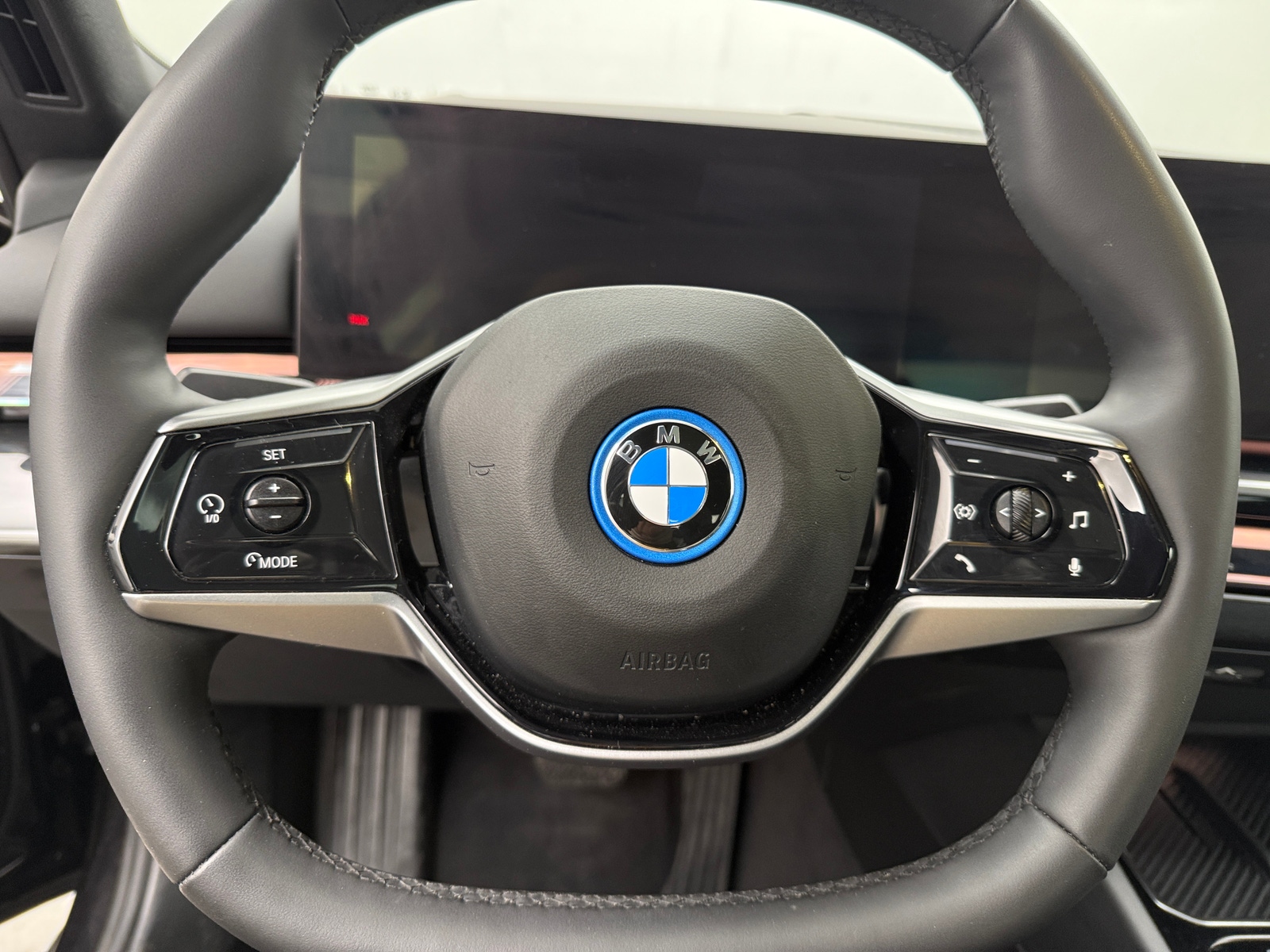 Thumbnail: 2025 BMW i5 - 4