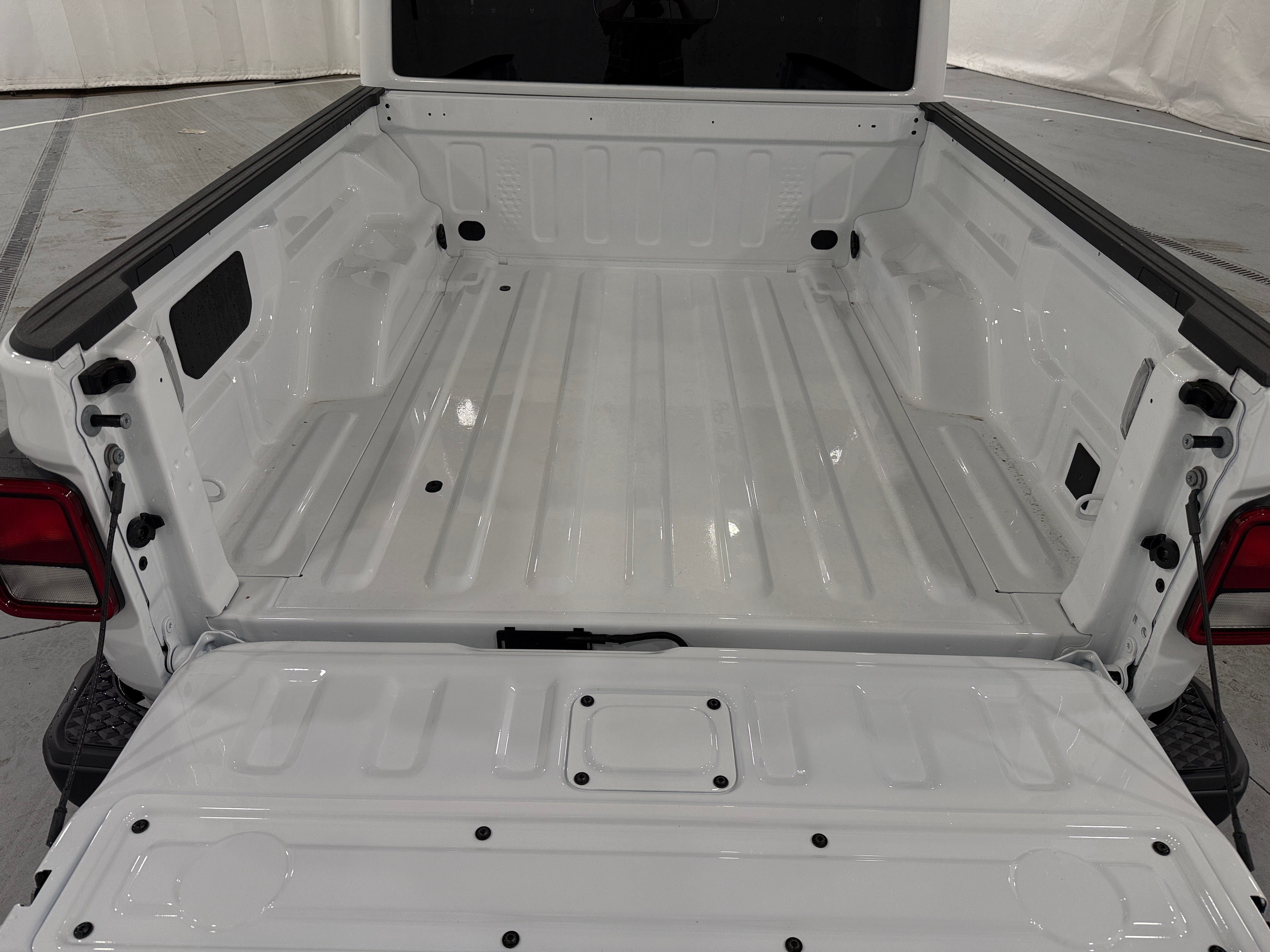 2026 Jeep Gladiator Sport S Auto's photo