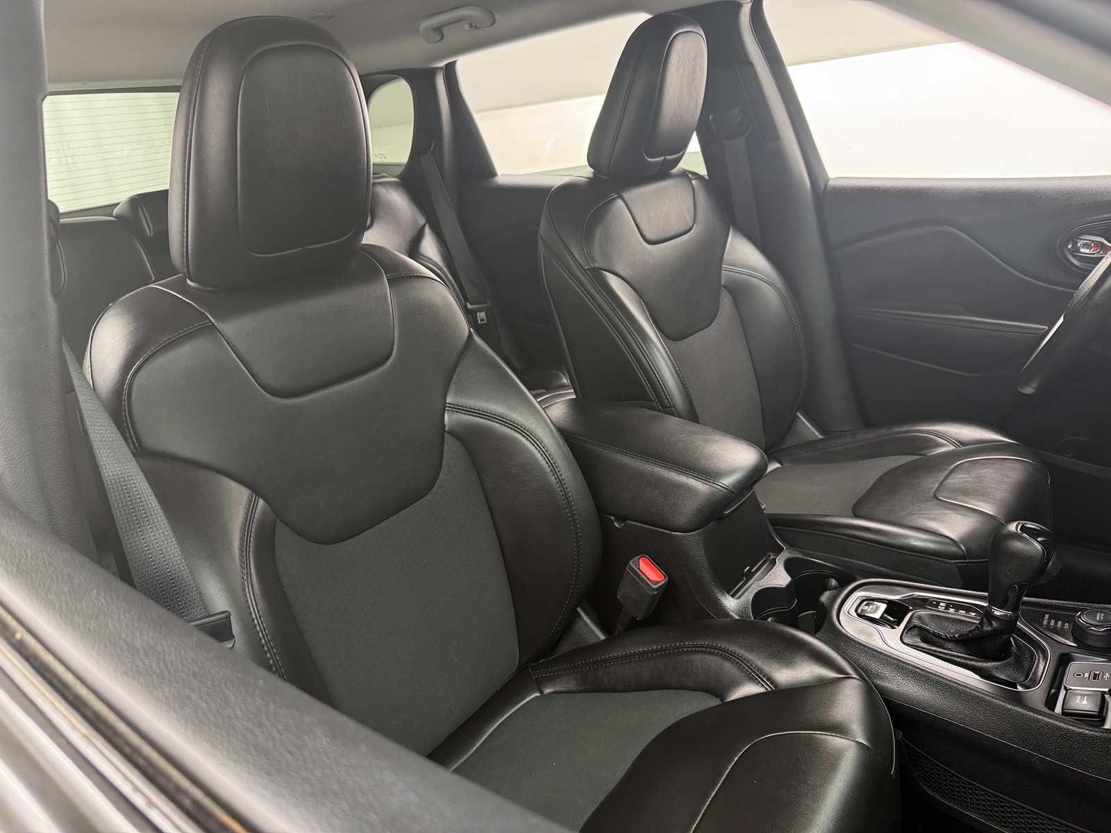Thumbnail: 2019 Jeep Cherokee - 2