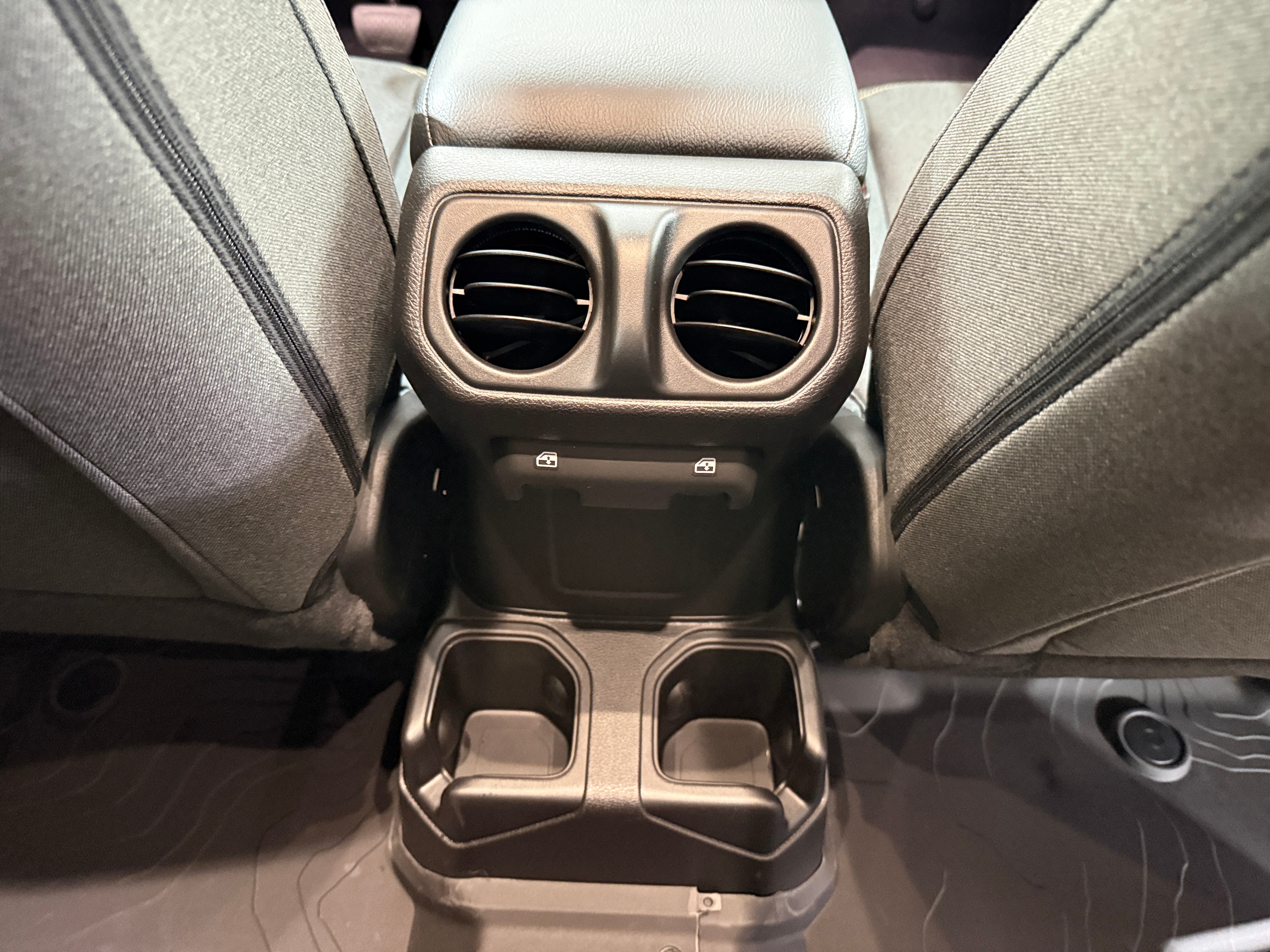 2026 Jeep Gladiator Sport S Auto's photo