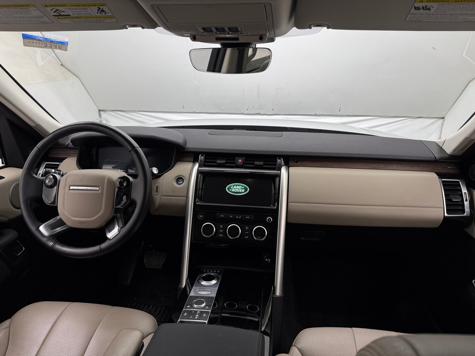 Thumbnail: 2019 Land Rover Discovery - 2