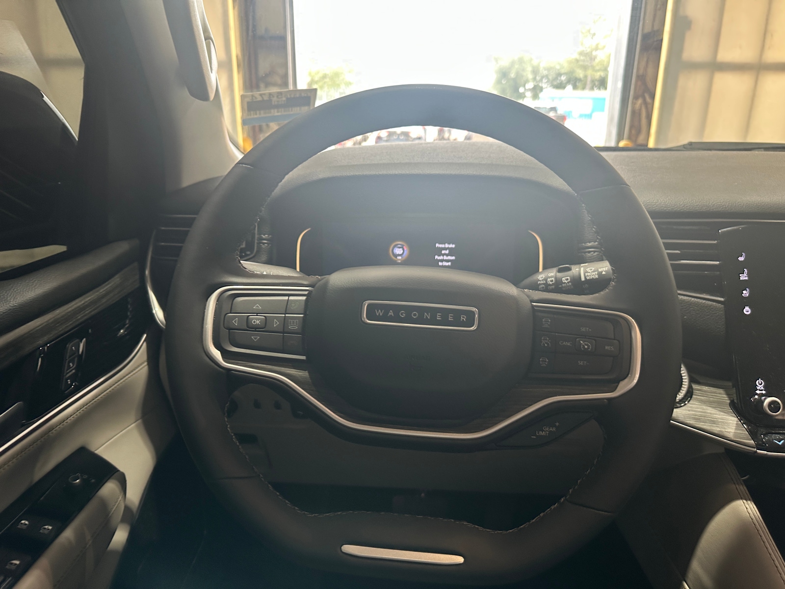 Thumbnail: 2023 Jeep Wagoneer - 4