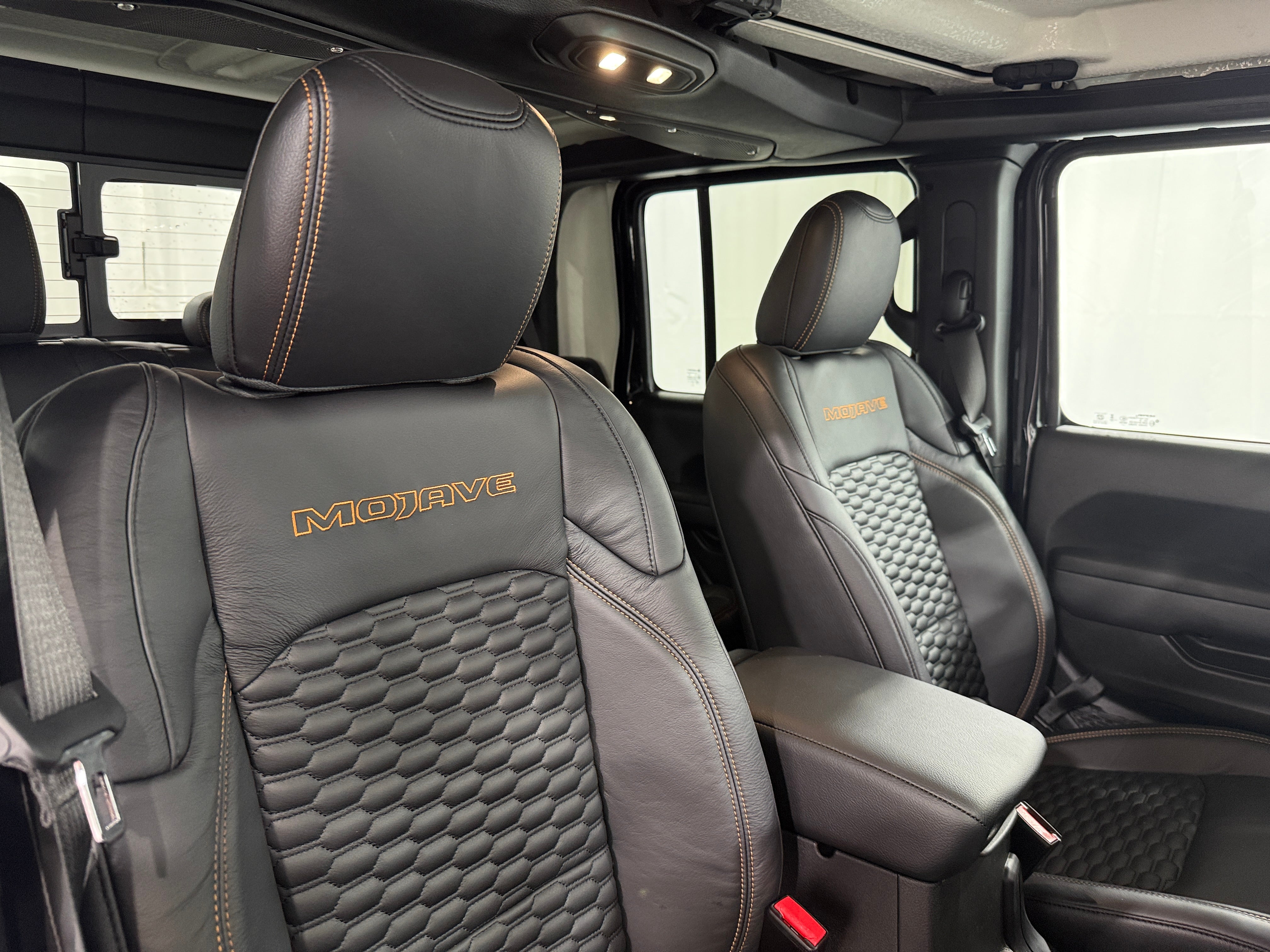 2026 Jeep Gladiator Mojave Auto's photo