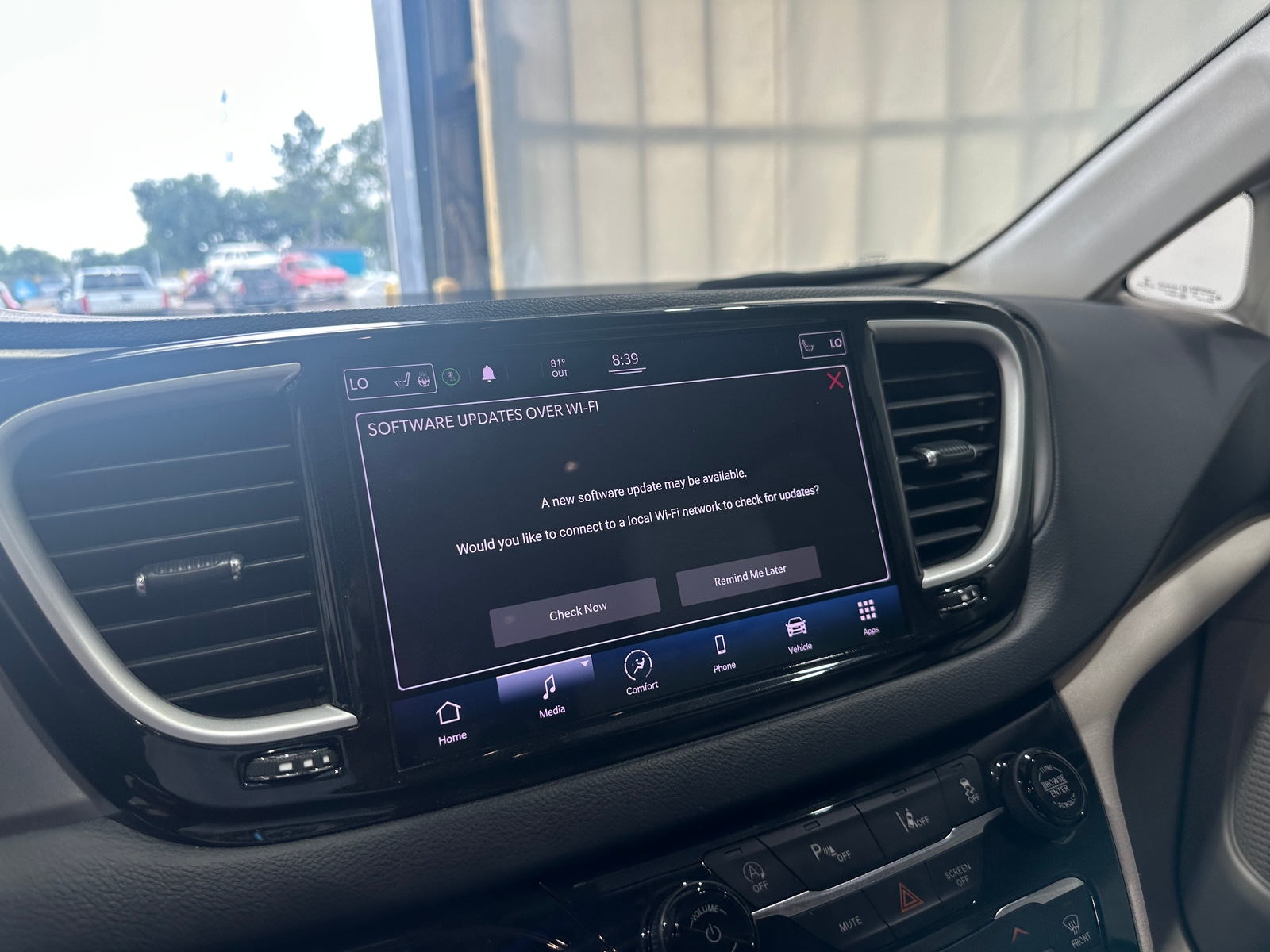 Thumbnail: 2021 Chrysler Pacifica - 3