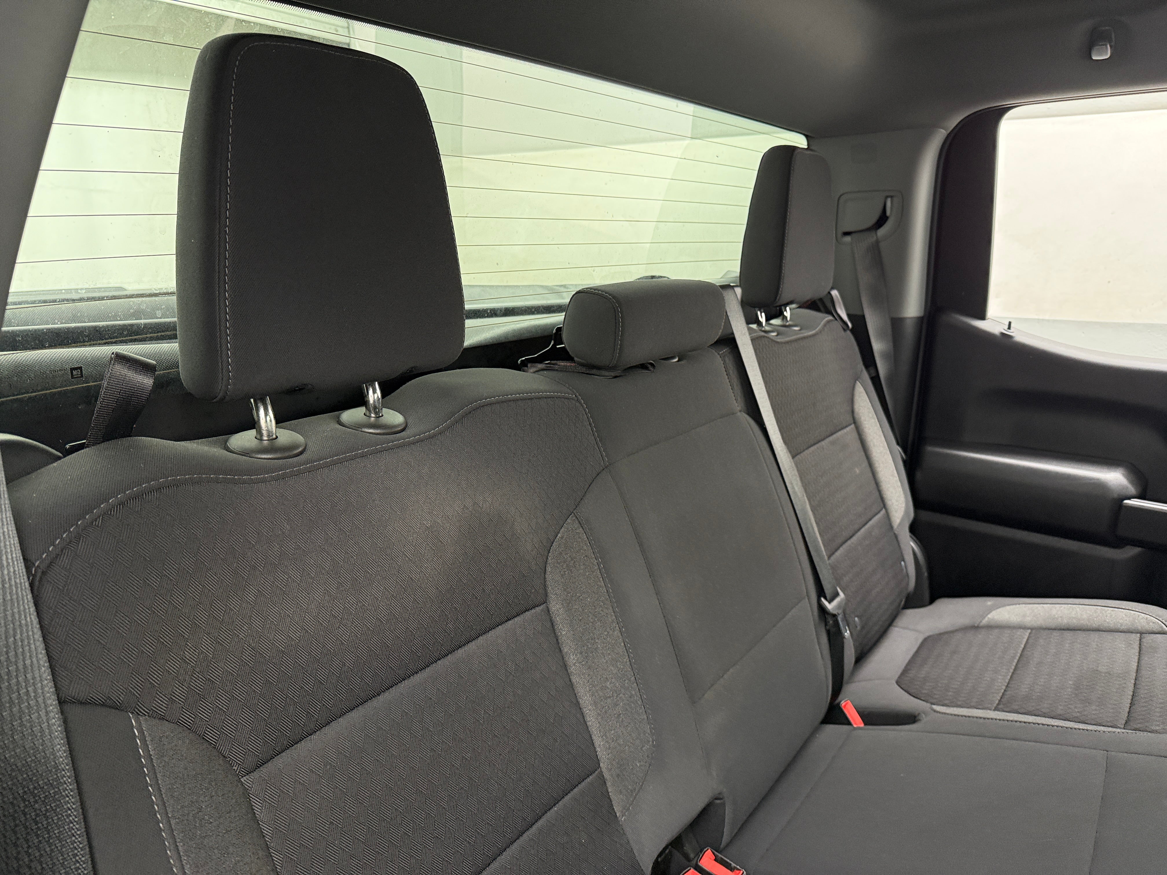 2022 Chevrolet Silverado 1500 LT - Photo 4