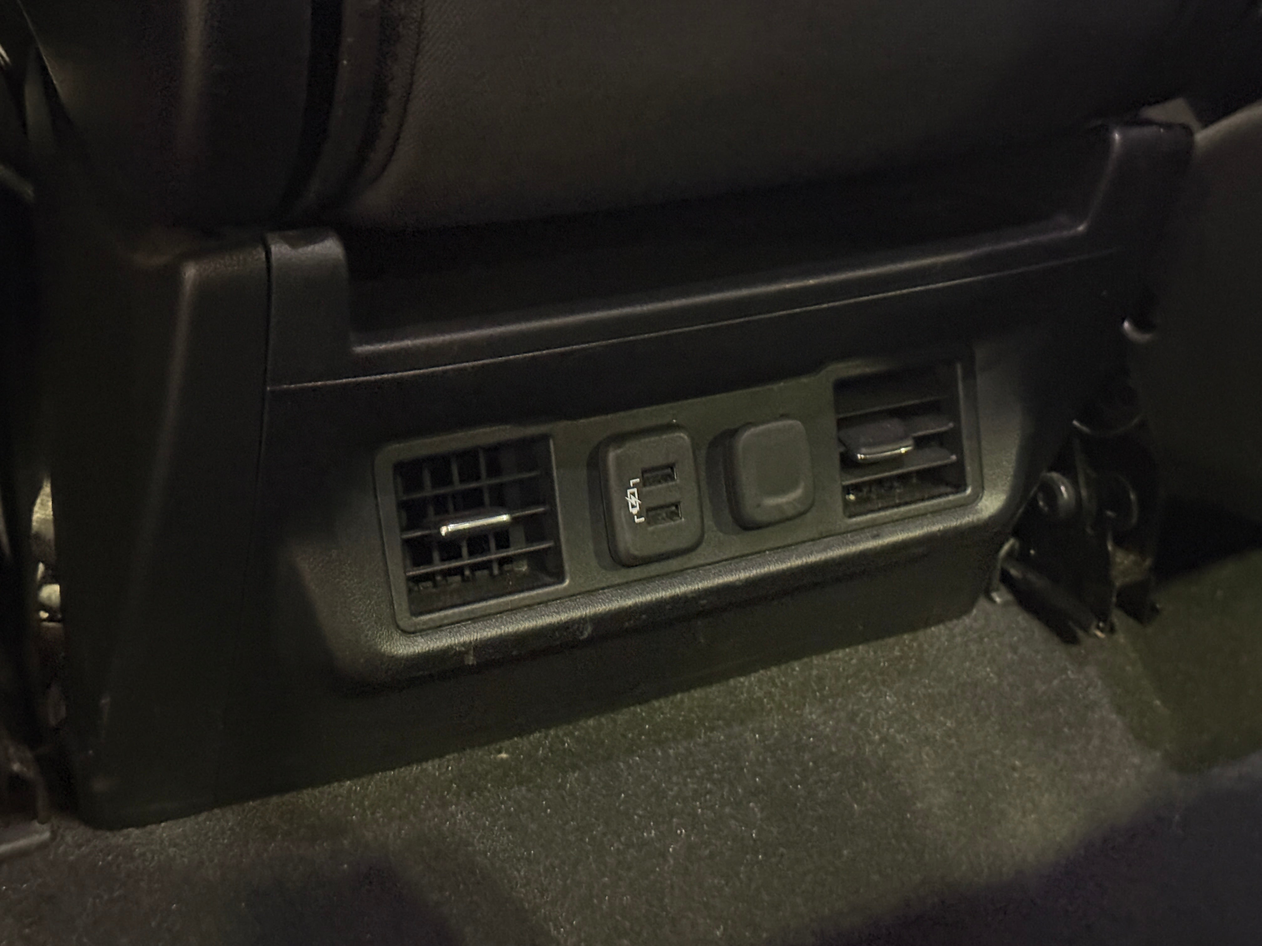 2022 Chevrolet Silverado 1500 LT - Photo 5