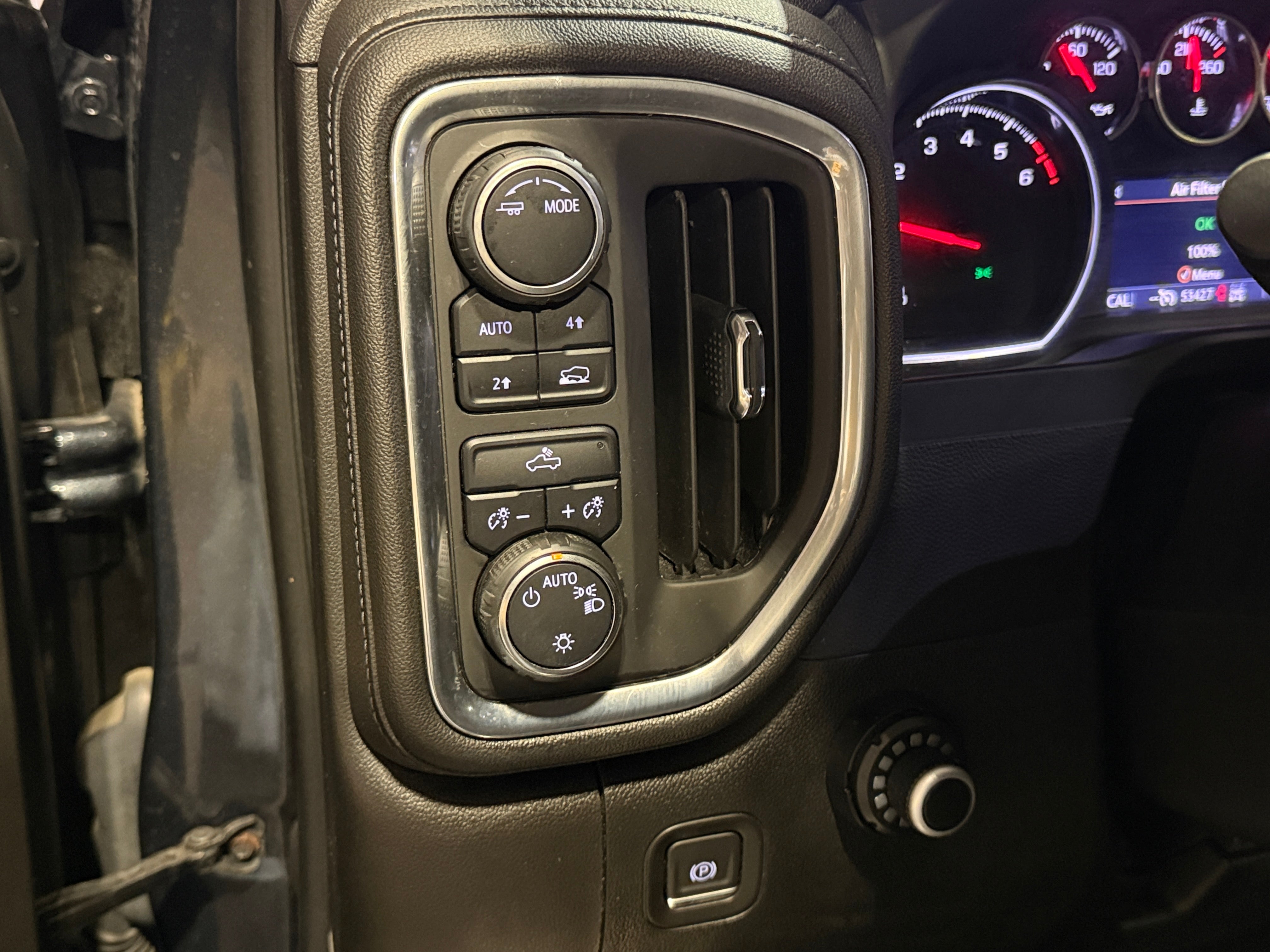2022 Chevrolet Silverado 1500 LT - Photo 3