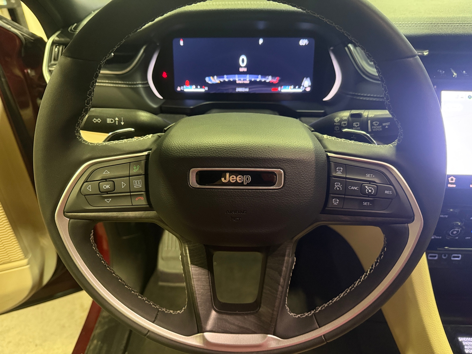 Thumbnail: 2024 Jeep Grand Cherokee - 4