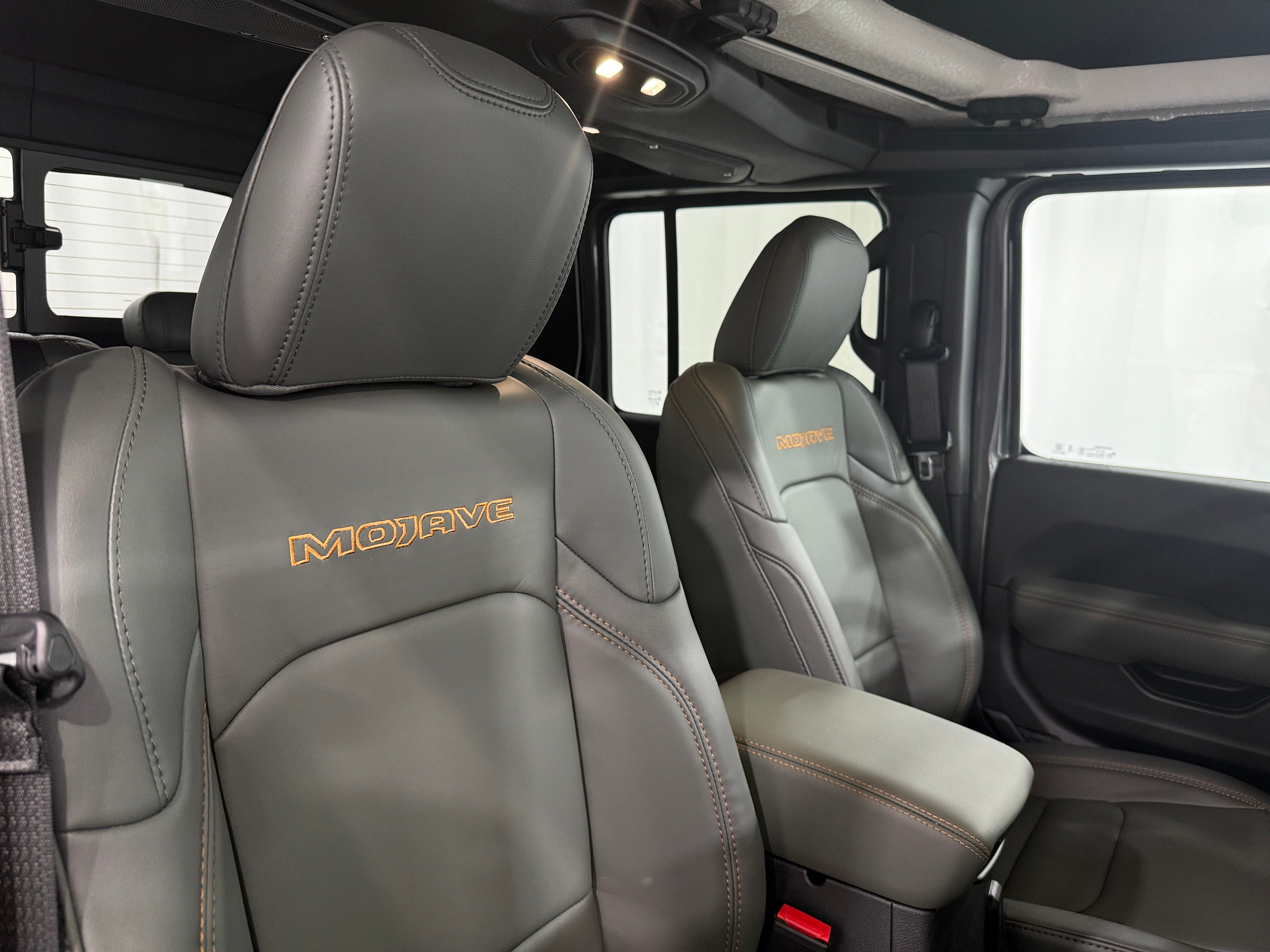 2026 Jeep Gladiator Mojave X Auto's photo