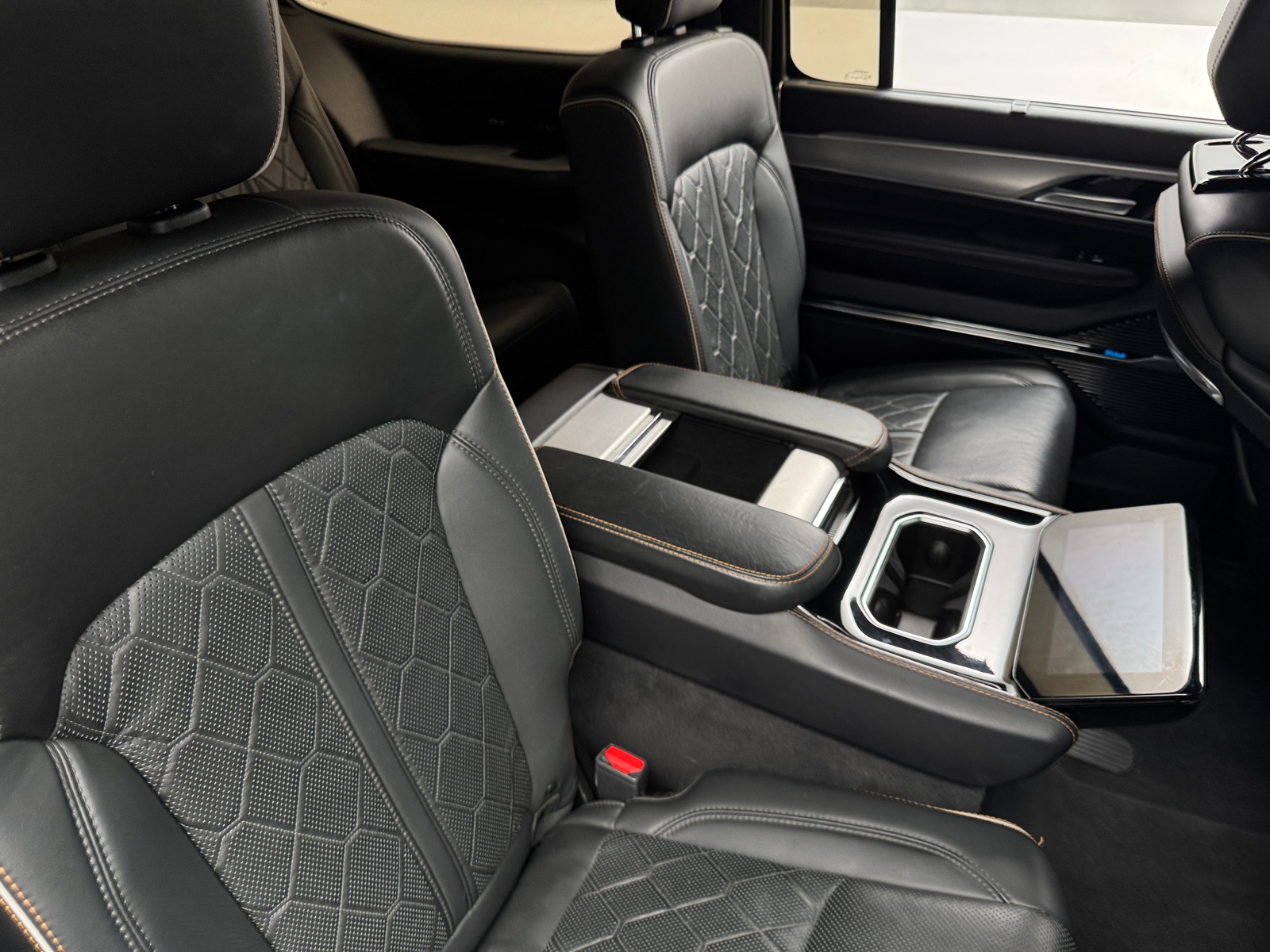 Thumbnail: 2022 Jeep Grand Wagoneer - 5