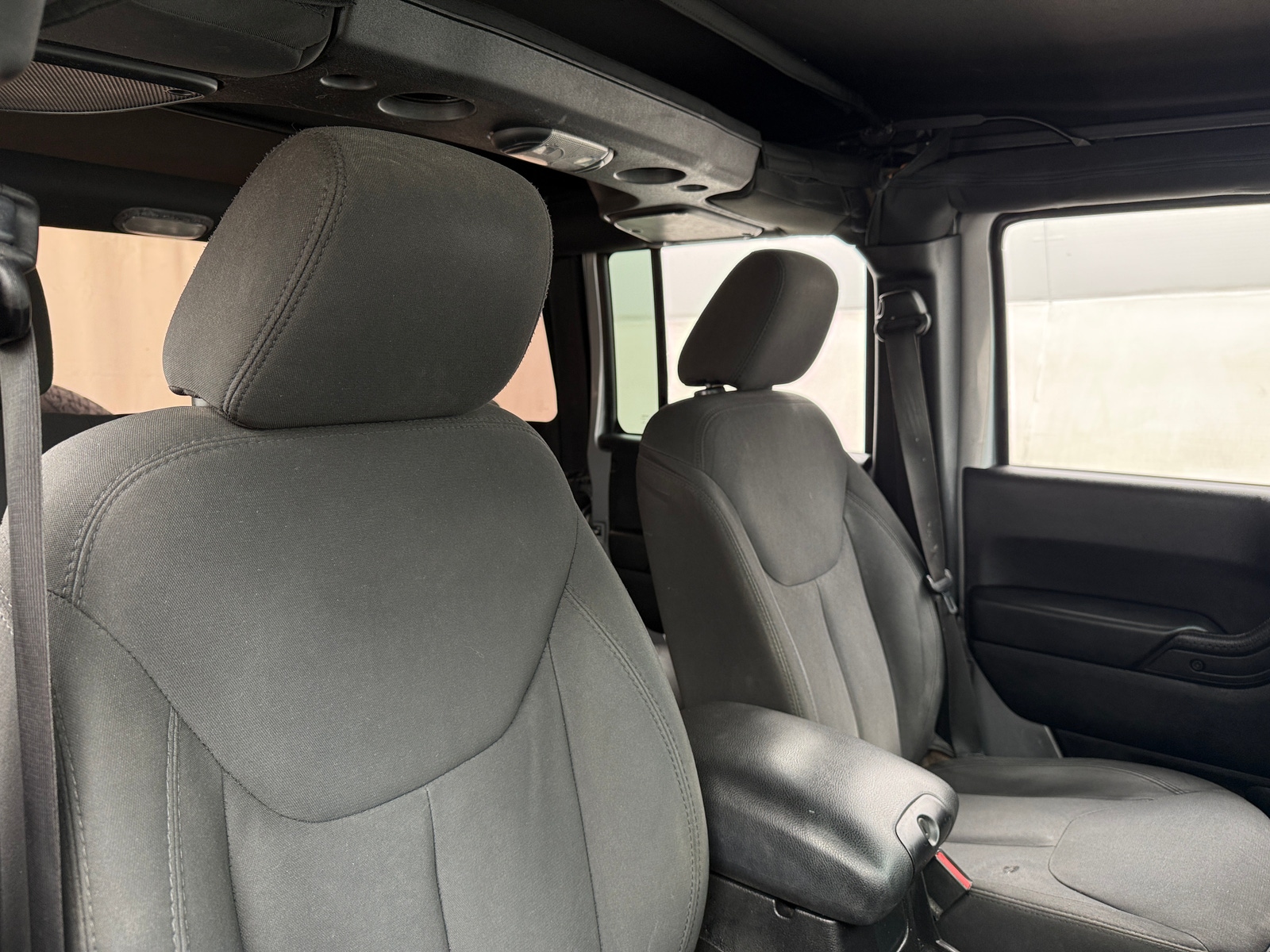 Thumbnail: 2016 Jeep Wrangler - 2