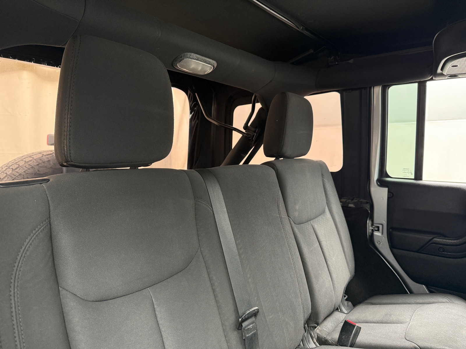 Thumbnail: 2016 Jeep Wrangler - 6