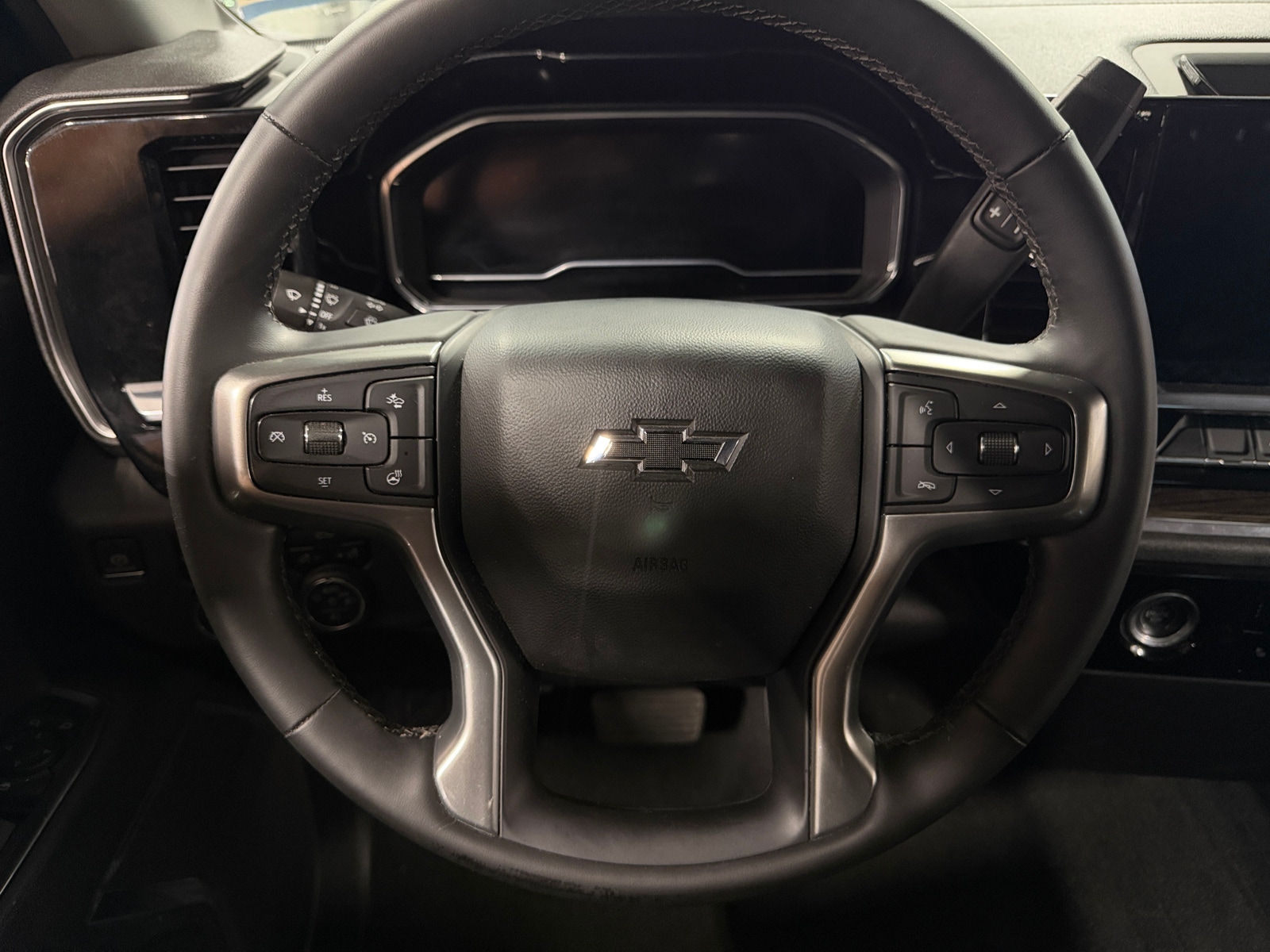 Thumbnail: 2023 Chevrolet Silverado 1500 - 5