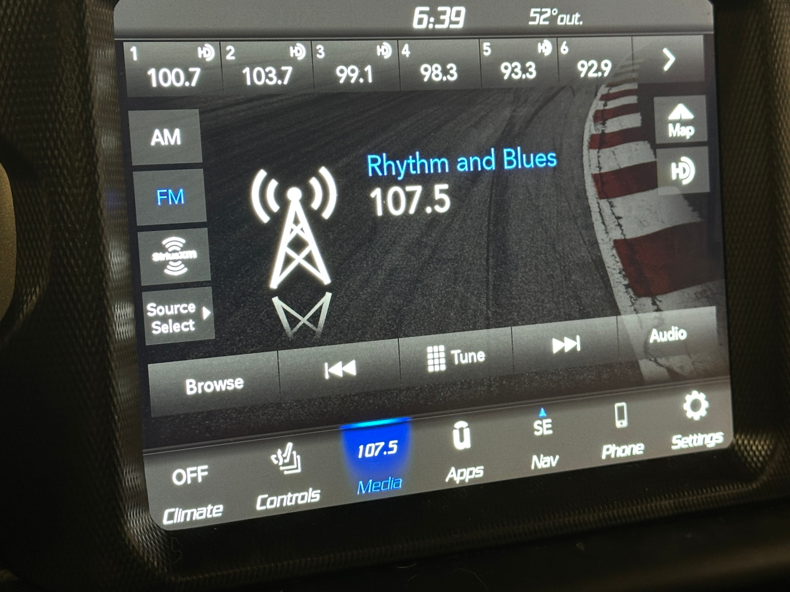 Thumbnail: 2021 Jeep Gladiator - 4