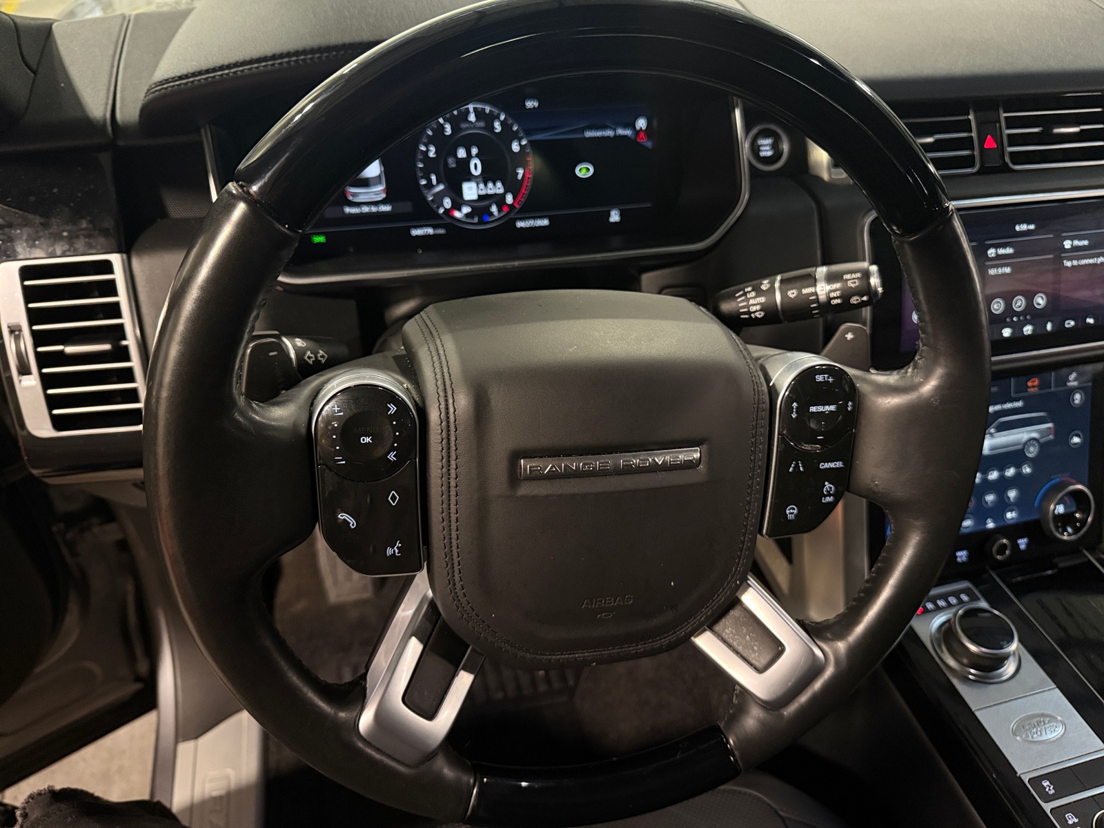 Thumbnail: 2021 Land Rover Range Rover - 4