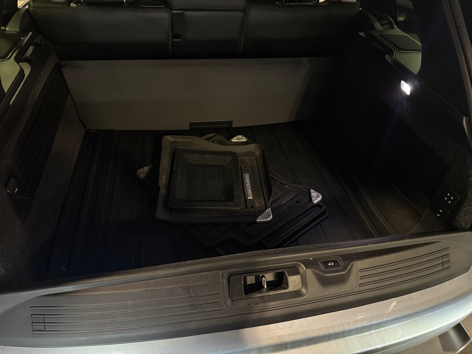 Thumbnail: 2021 Land Rover Range Rover - 6