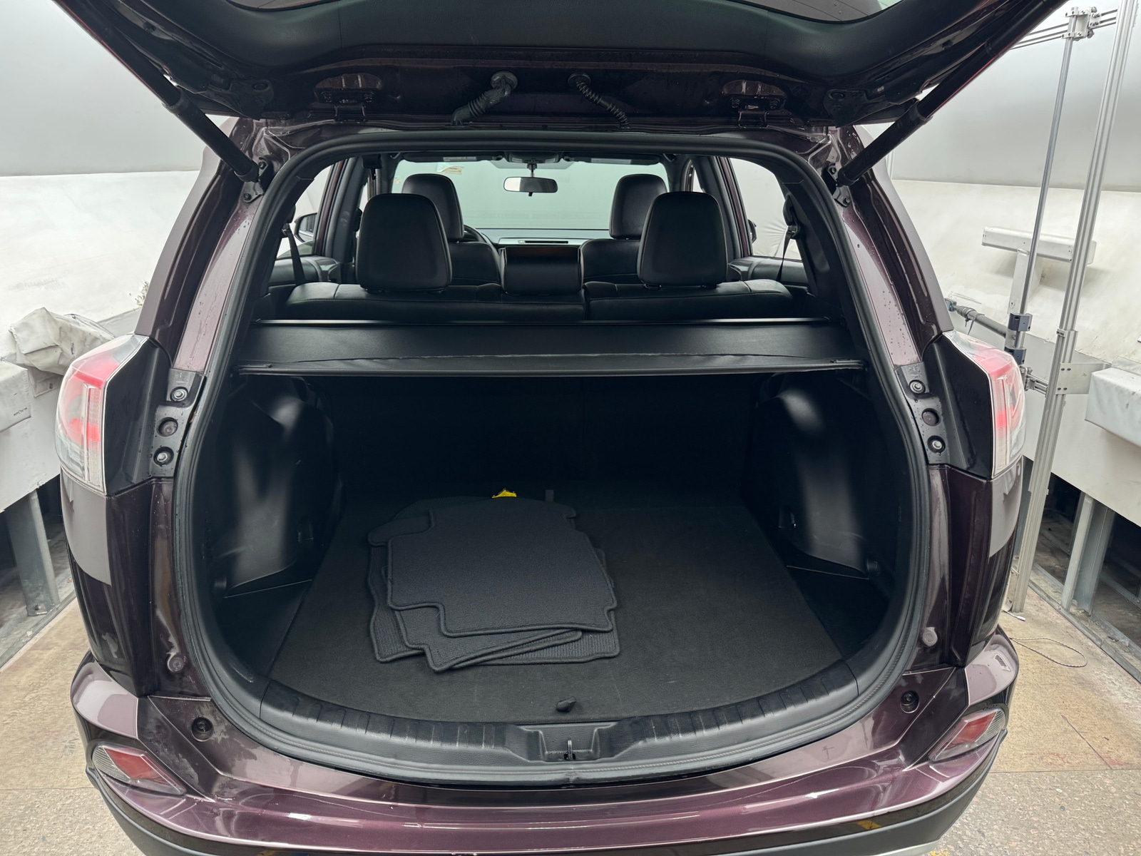 Thumbnail: 2016 Toyota RAV4 - 6