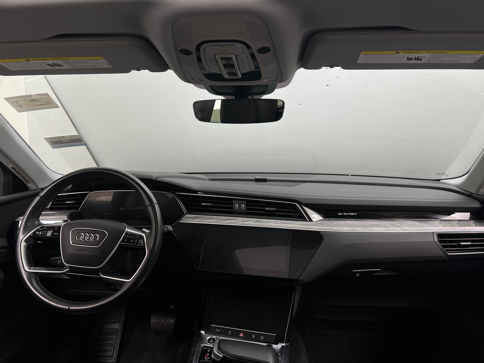 Thumbnail: 2022 Audi e-tron - 2