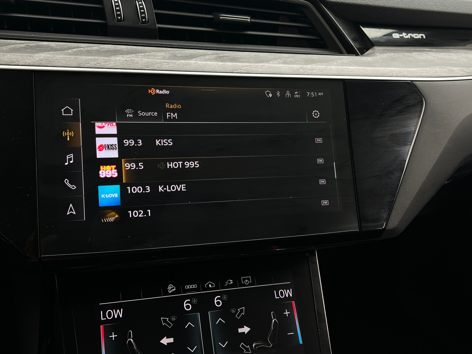 Thumbnail: 2022 Audi e-tron - 3