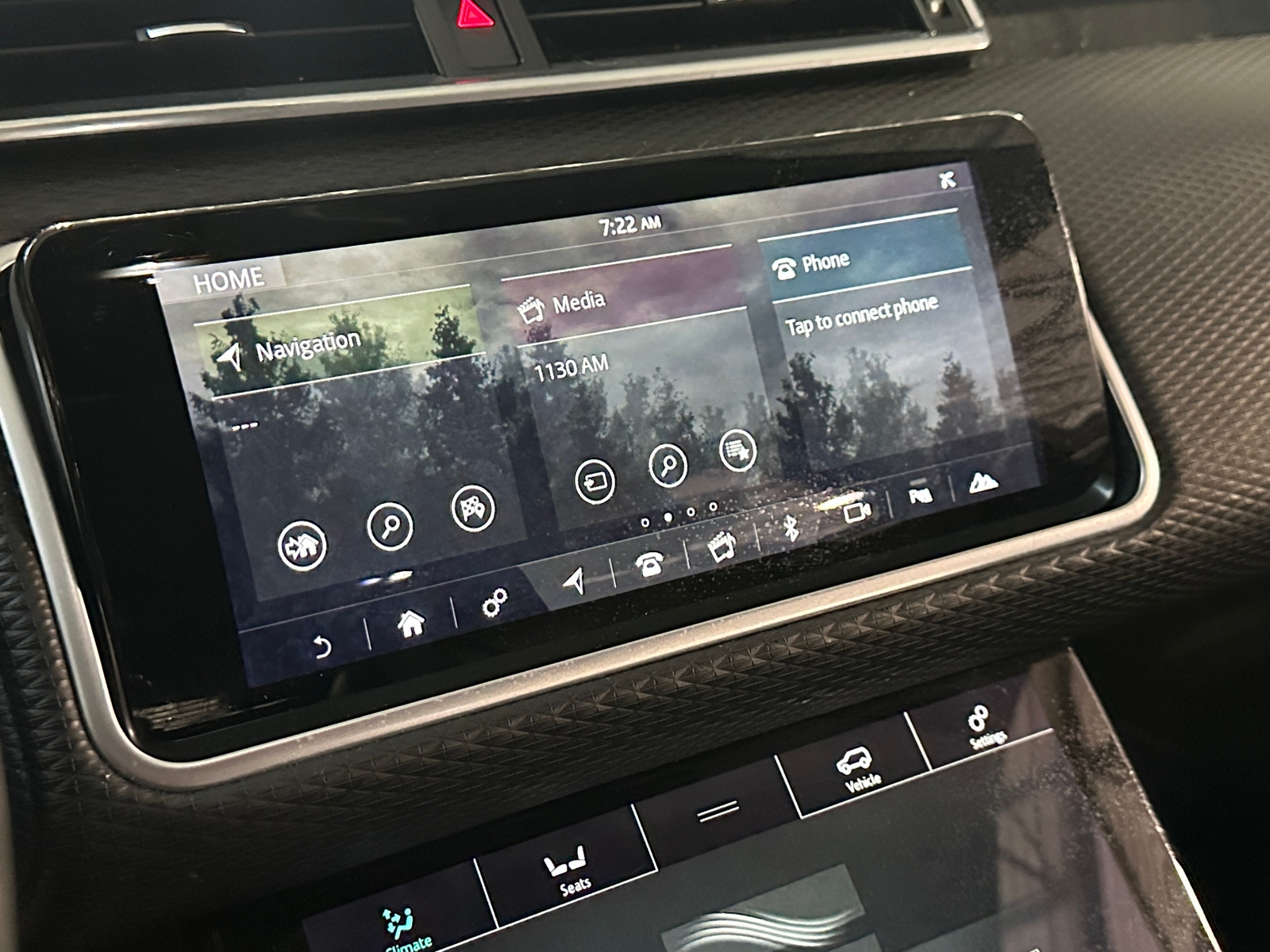 Thumbnail: 2020 Land Rover Range Rover Velar - 3