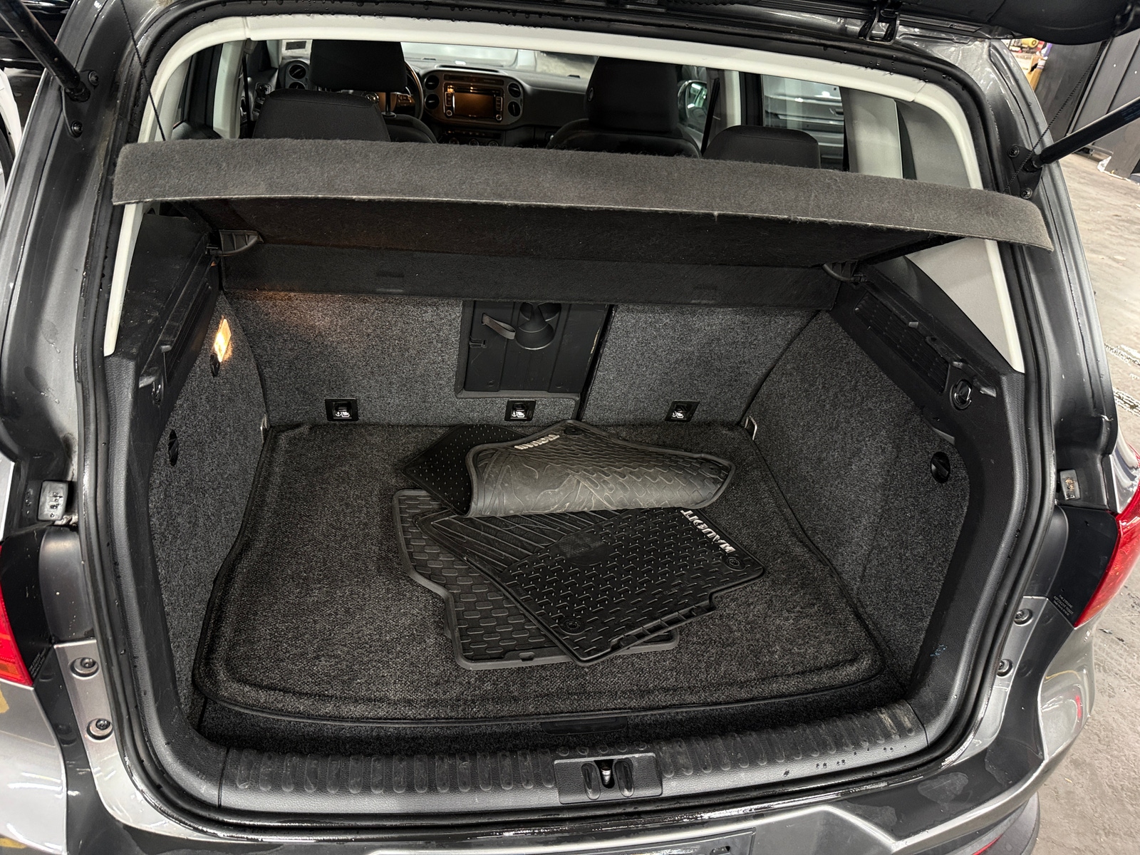 Thumbnail: 2015 Volkswagen Tiguan - 7