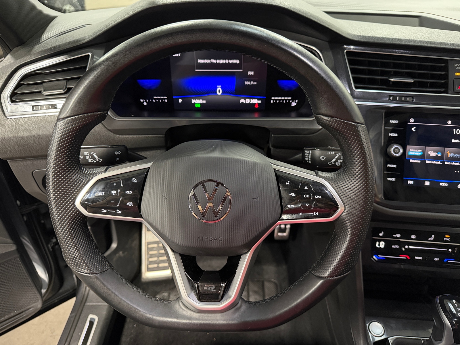 Thumbnail: 2022 Volkswagen Tiguan - 4