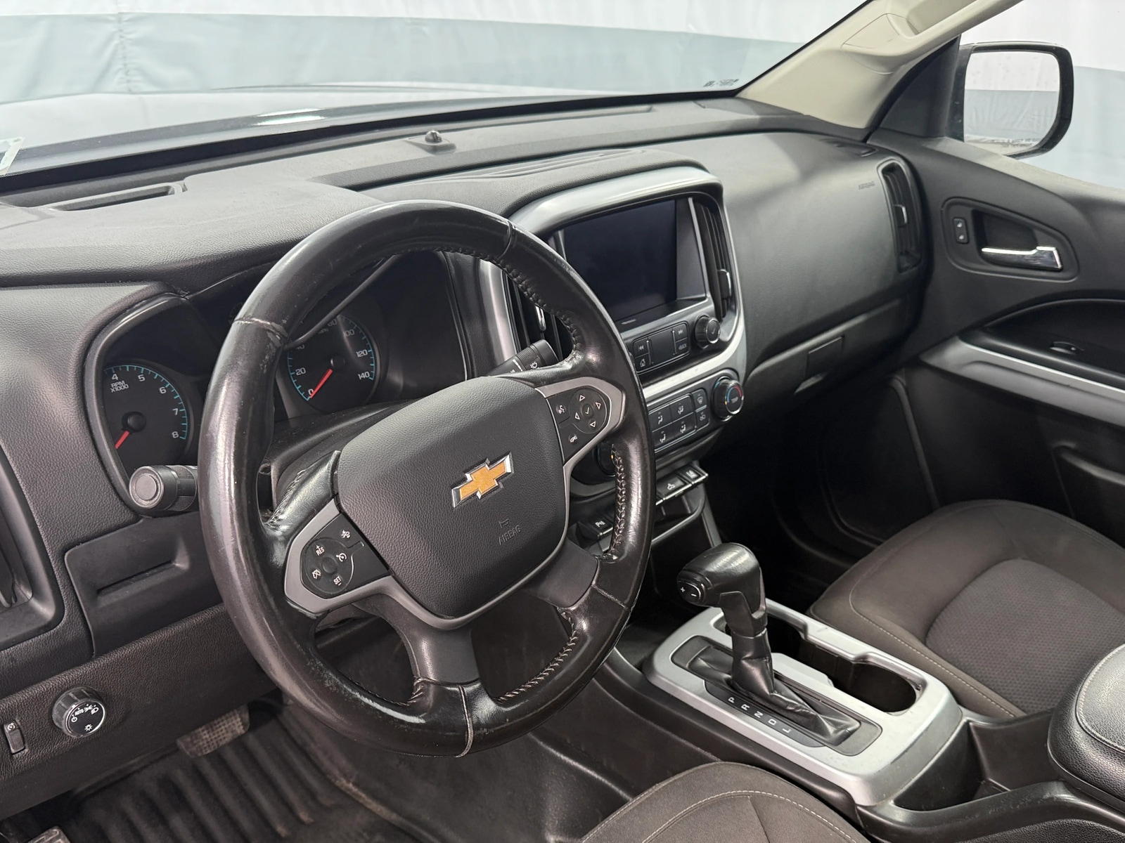 Thumbnail: 2021 Chevrolet Colorado - 3