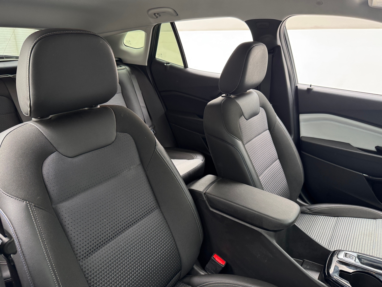 Thumbnail: 2025 Chevrolet Trax - 2