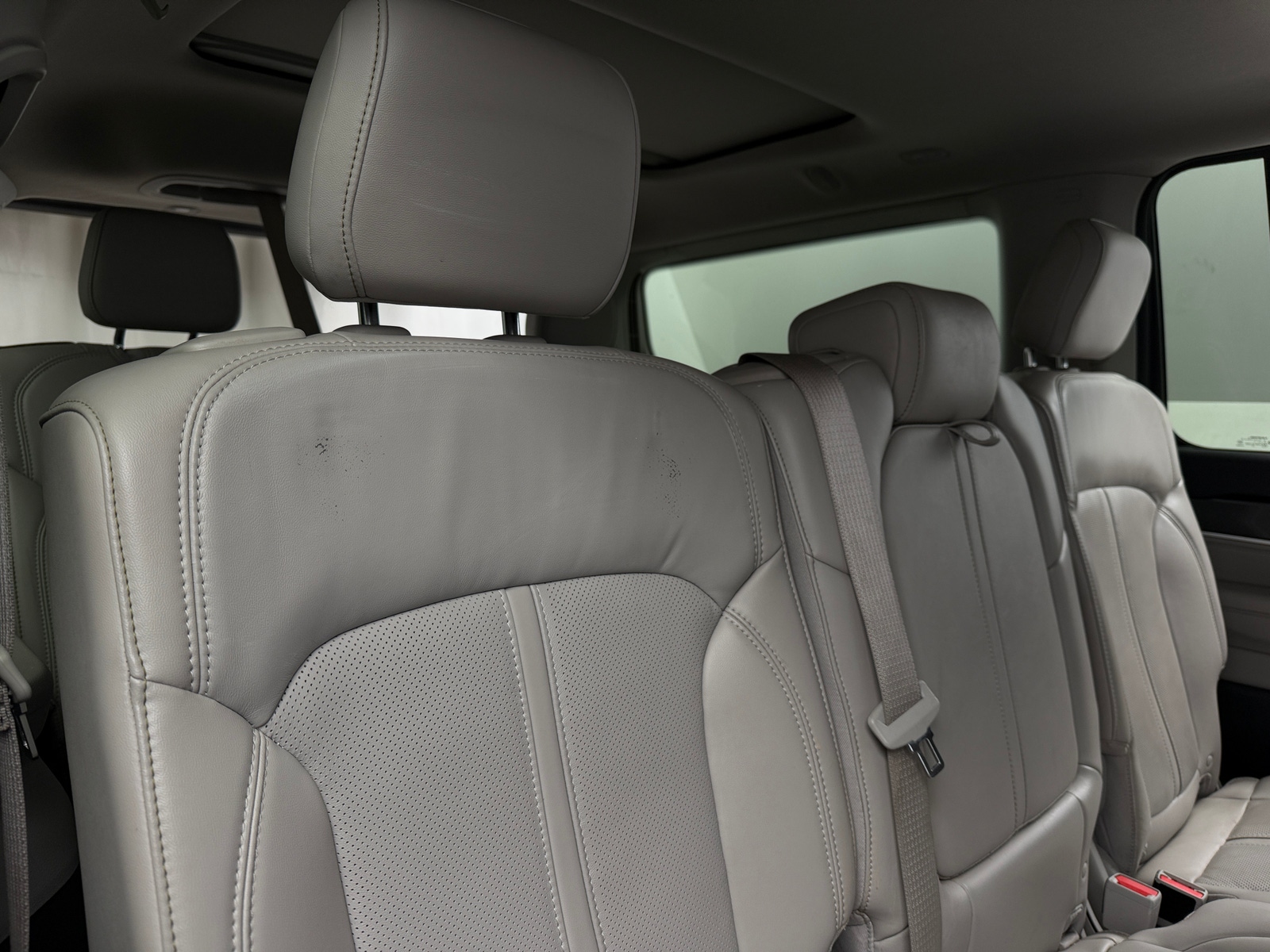 Thumbnail: 2022 Jeep Wagoneer - 5