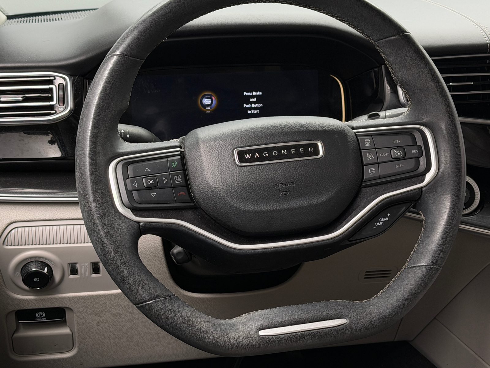 Thumbnail: 2022 Jeep Wagoneer - 4