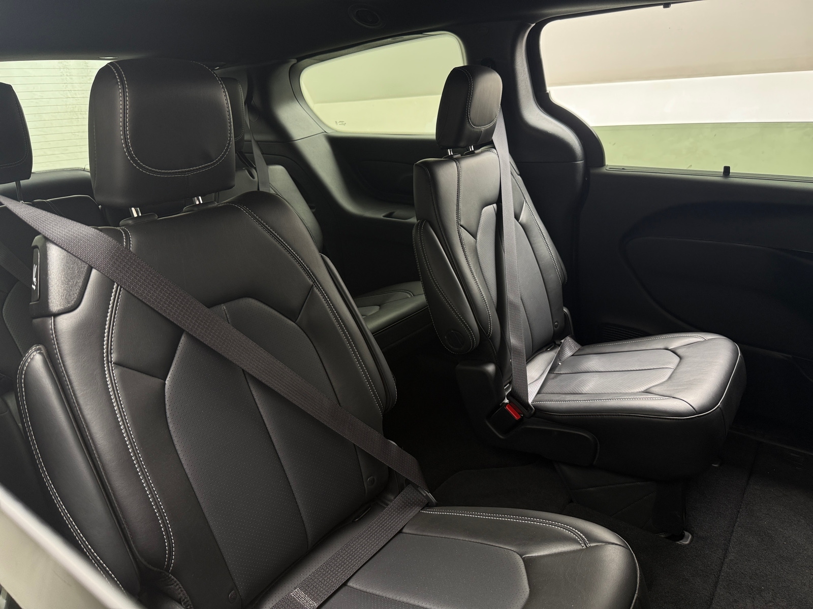 Thumbnail: 2025 Chrysler Pacifica - 5