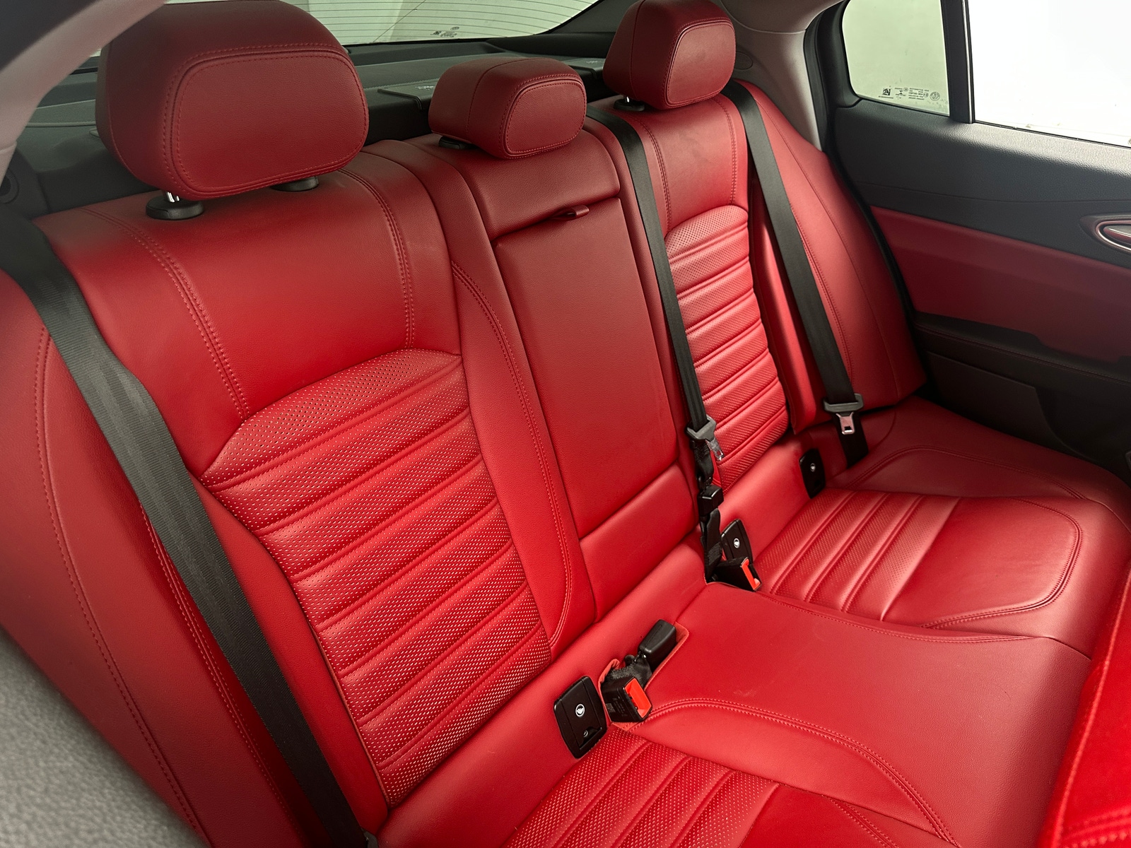 Thumbnail: 2018 Alfa Romeo Giulia - 5