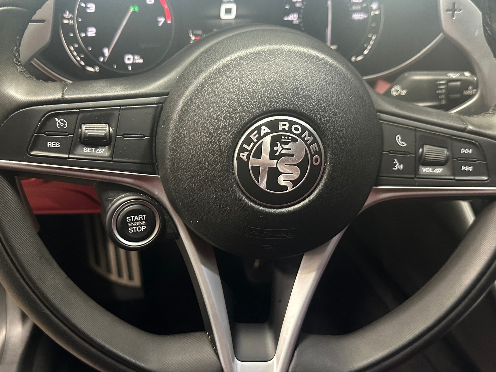 Thumbnail: 2018 Alfa Romeo Giulia - 4