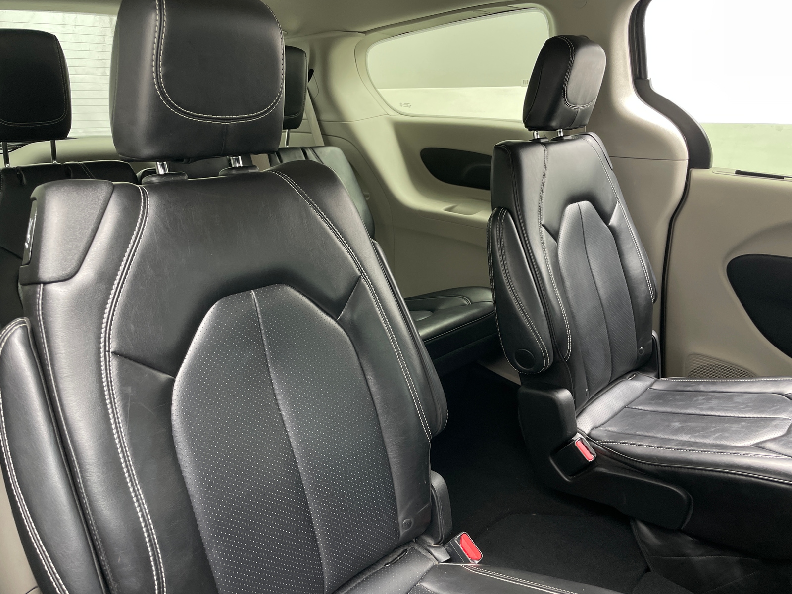 Thumbnail: 2023 Chrysler Pacifica - 5