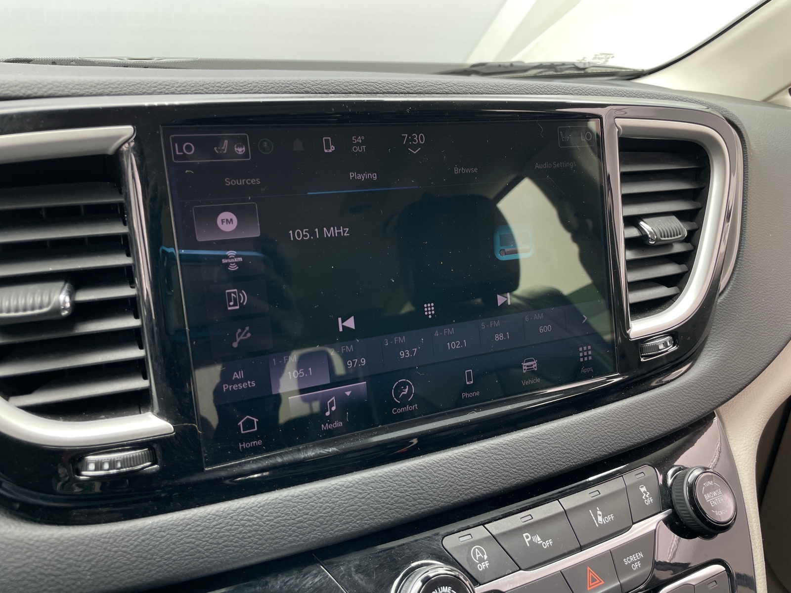 Thumbnail: 2023 Chrysler Pacifica - 3