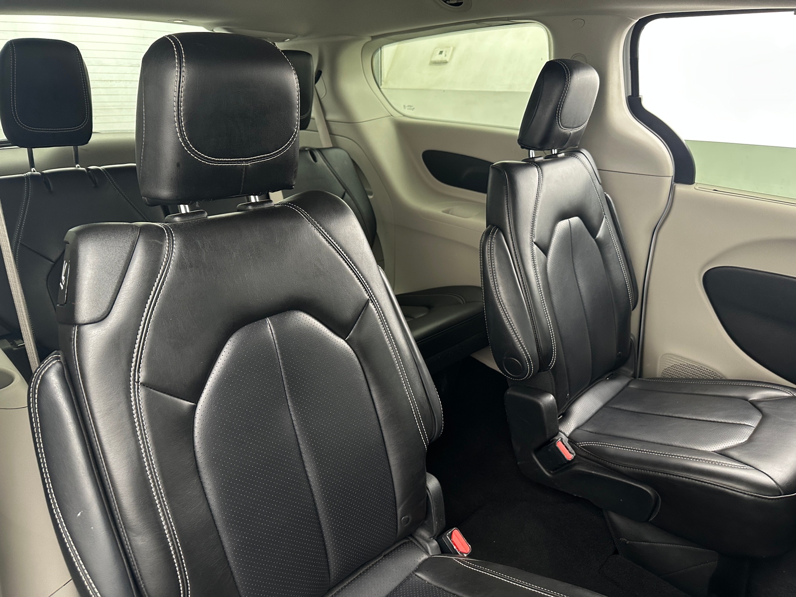 Thumbnail: 2023 Chrysler Pacifica - 5