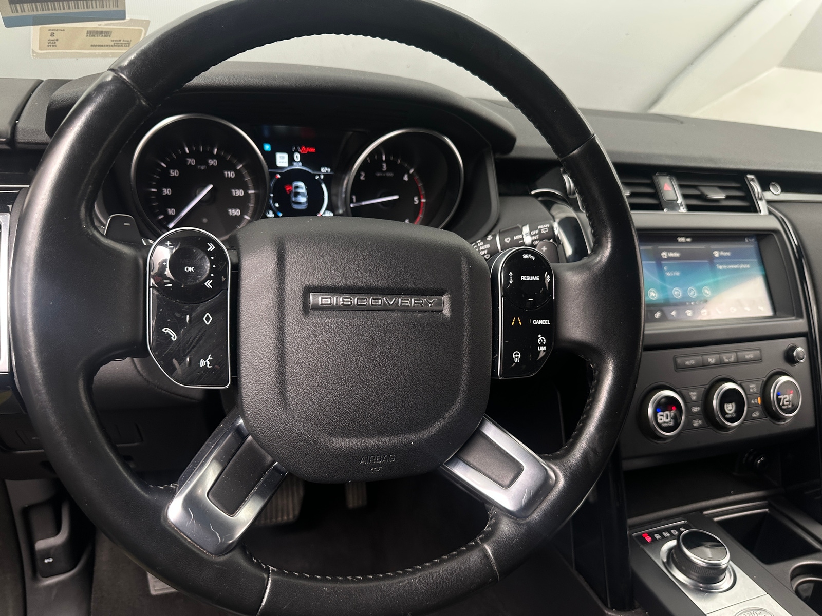 Thumbnail: 2019 Land Rover Discovery - 4