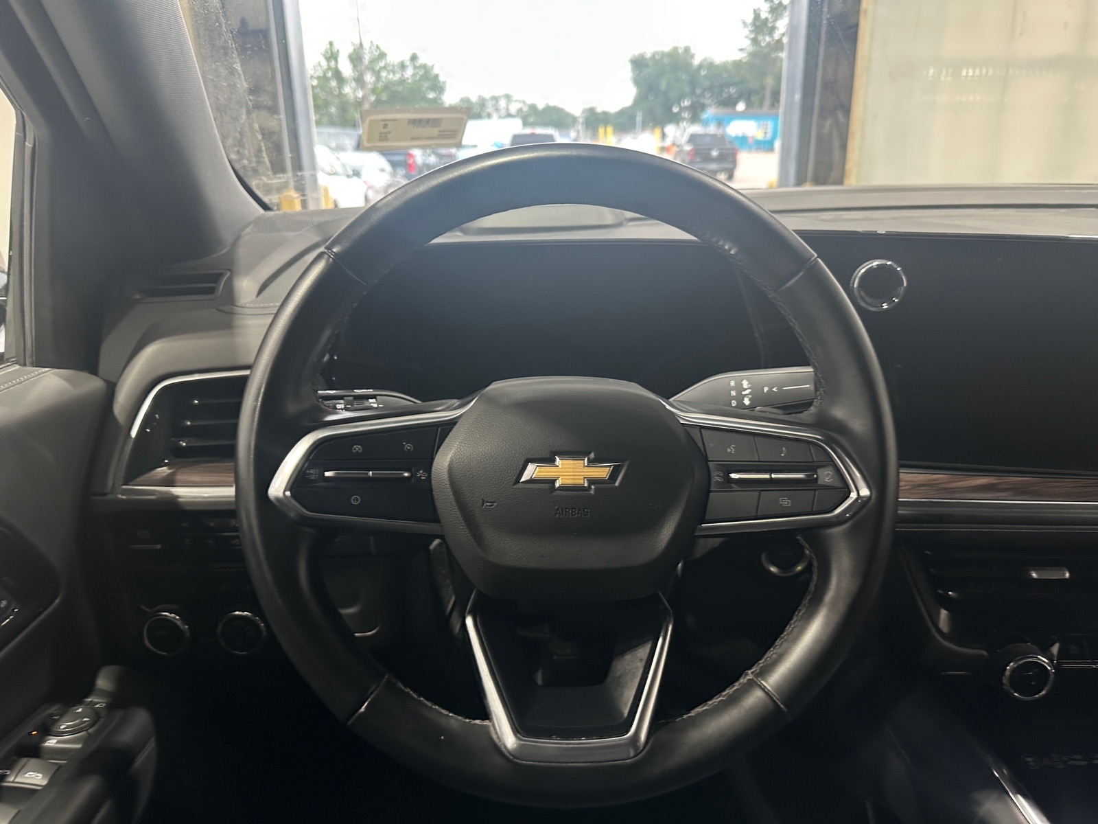 Thumbnail: 2025 Chevrolet Suburban - 4