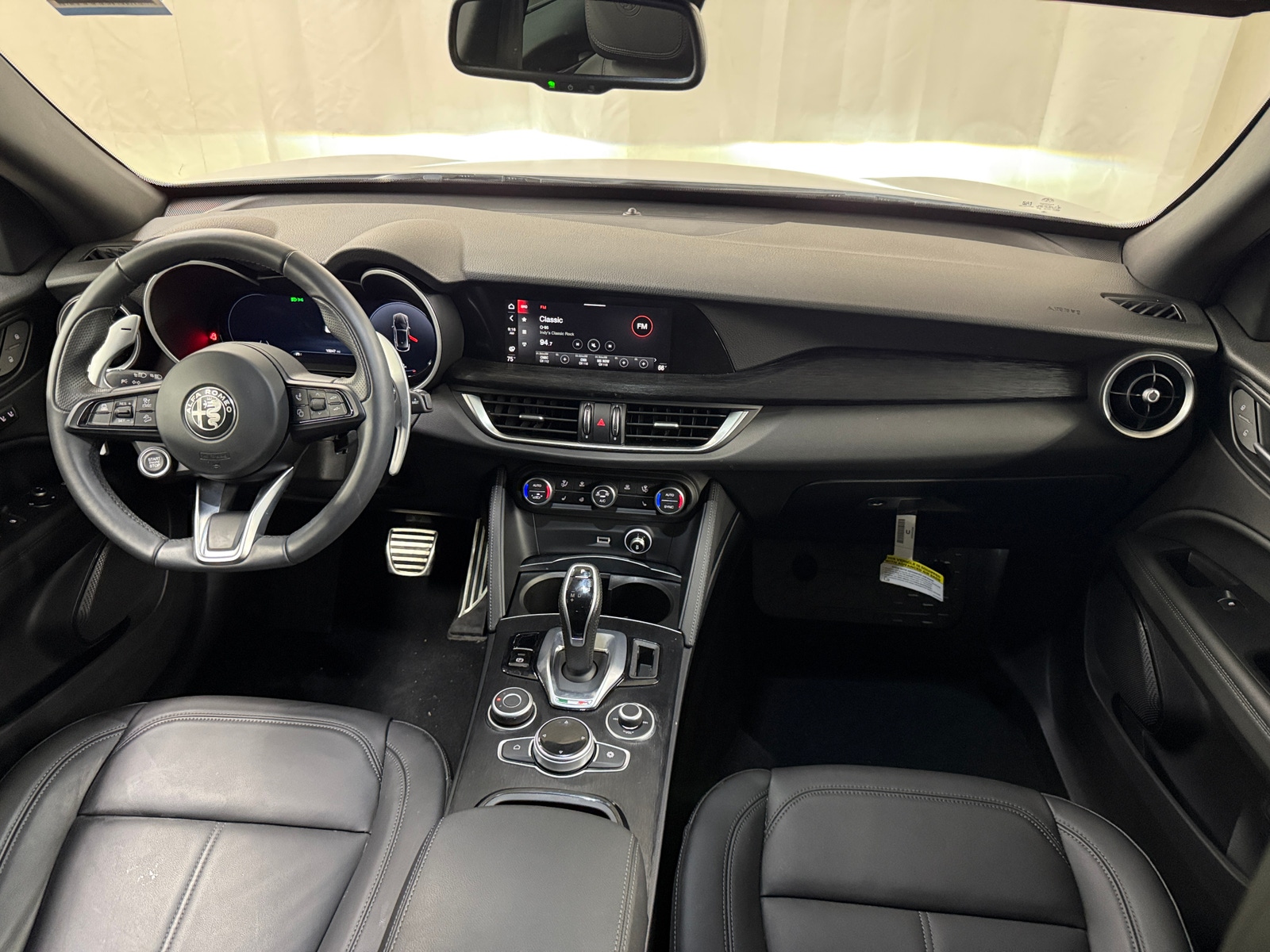 Thumbnail: 2024 Alfa Romeo Stelvio - 2