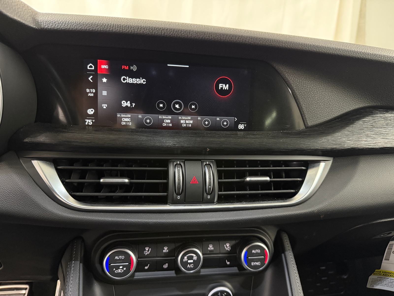 Thumbnail: 2024 Alfa Romeo Stelvio - 3