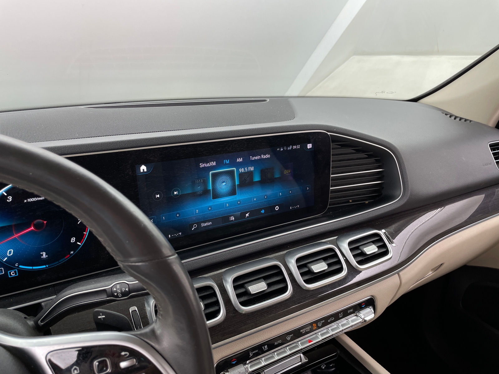 Thumbnail: 2020 Mercedes-Benz GLE - 3
