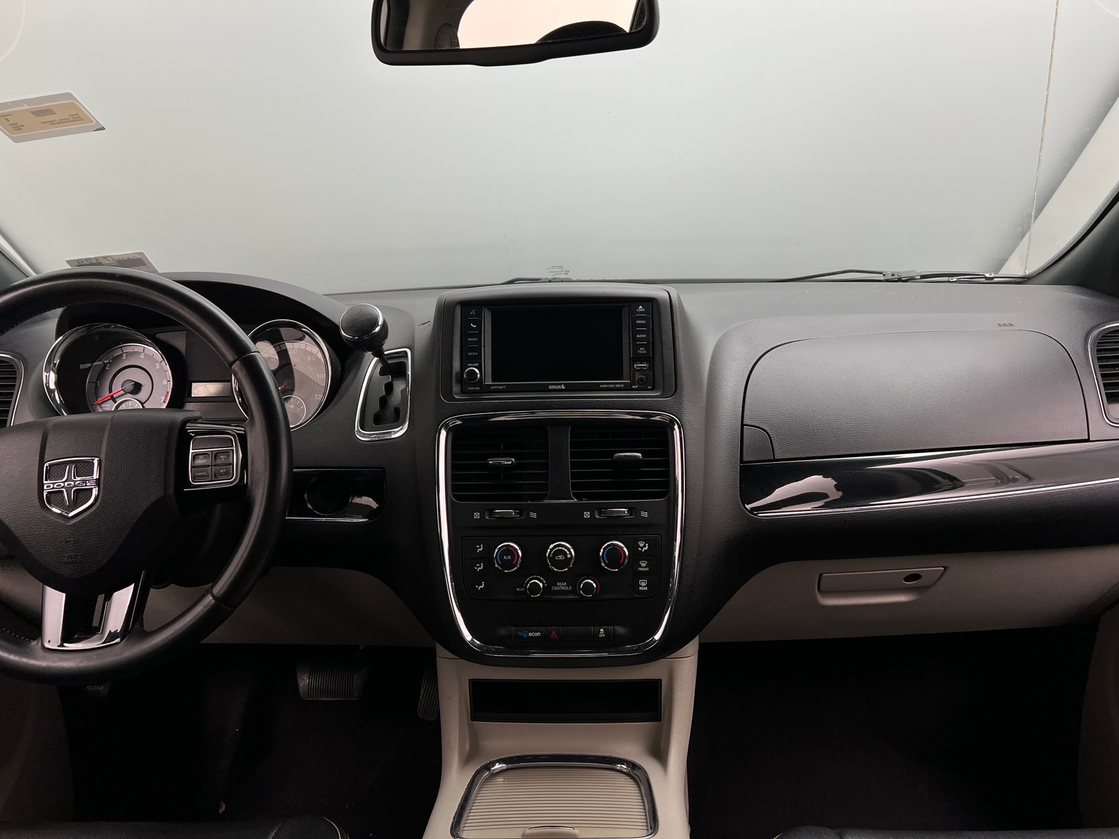 Thumbnail: 2018 Dodge Grand Caravan - 2