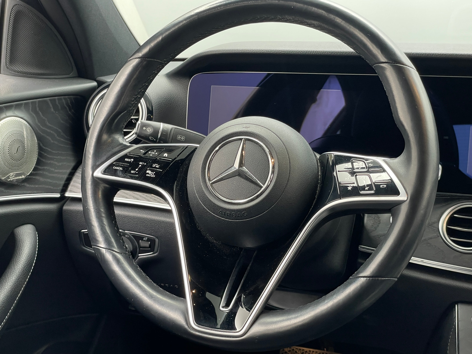 Thumbnail: 2021 Mercedes-Benz E-Class - 4