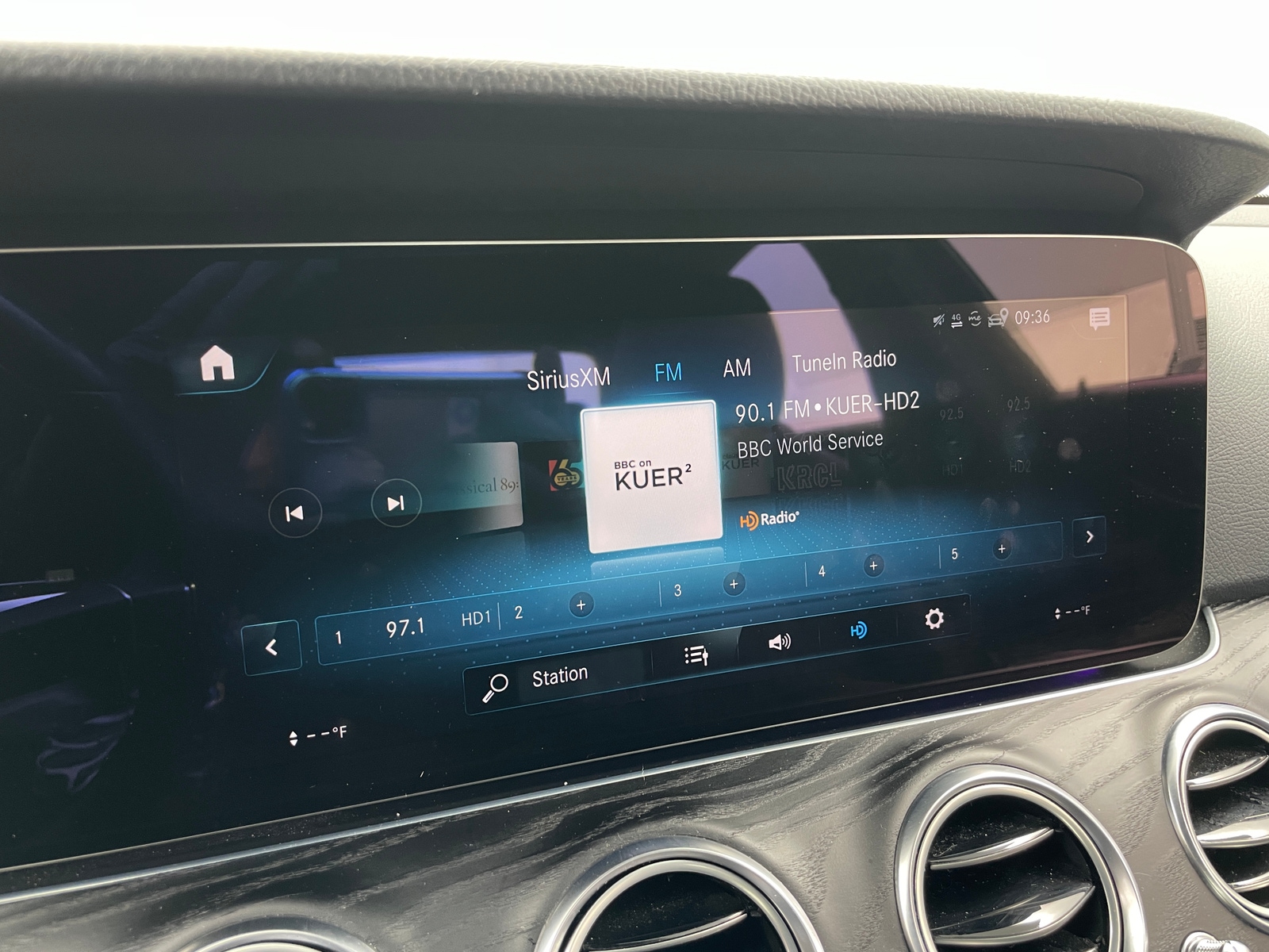 Thumbnail: 2021 Mercedes-Benz E-Class - 3