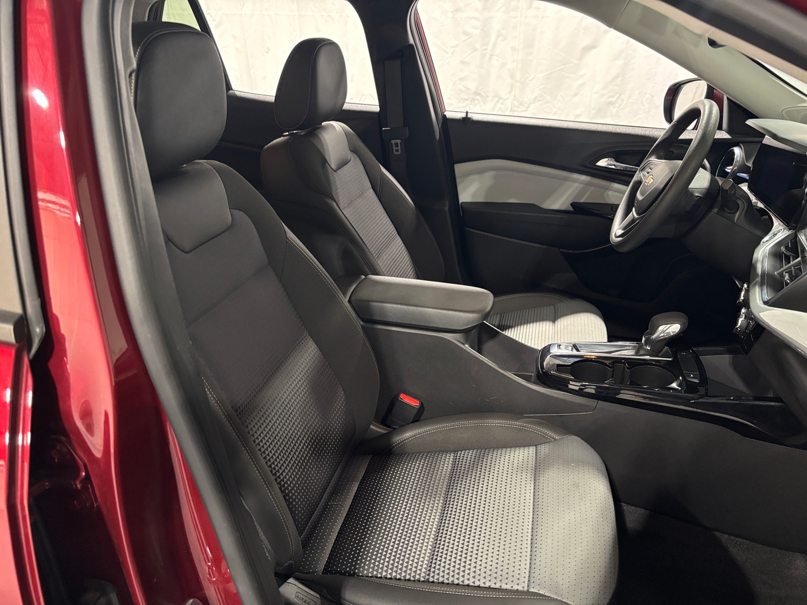 Thumbnail: 2025 Chevrolet Trax - 2