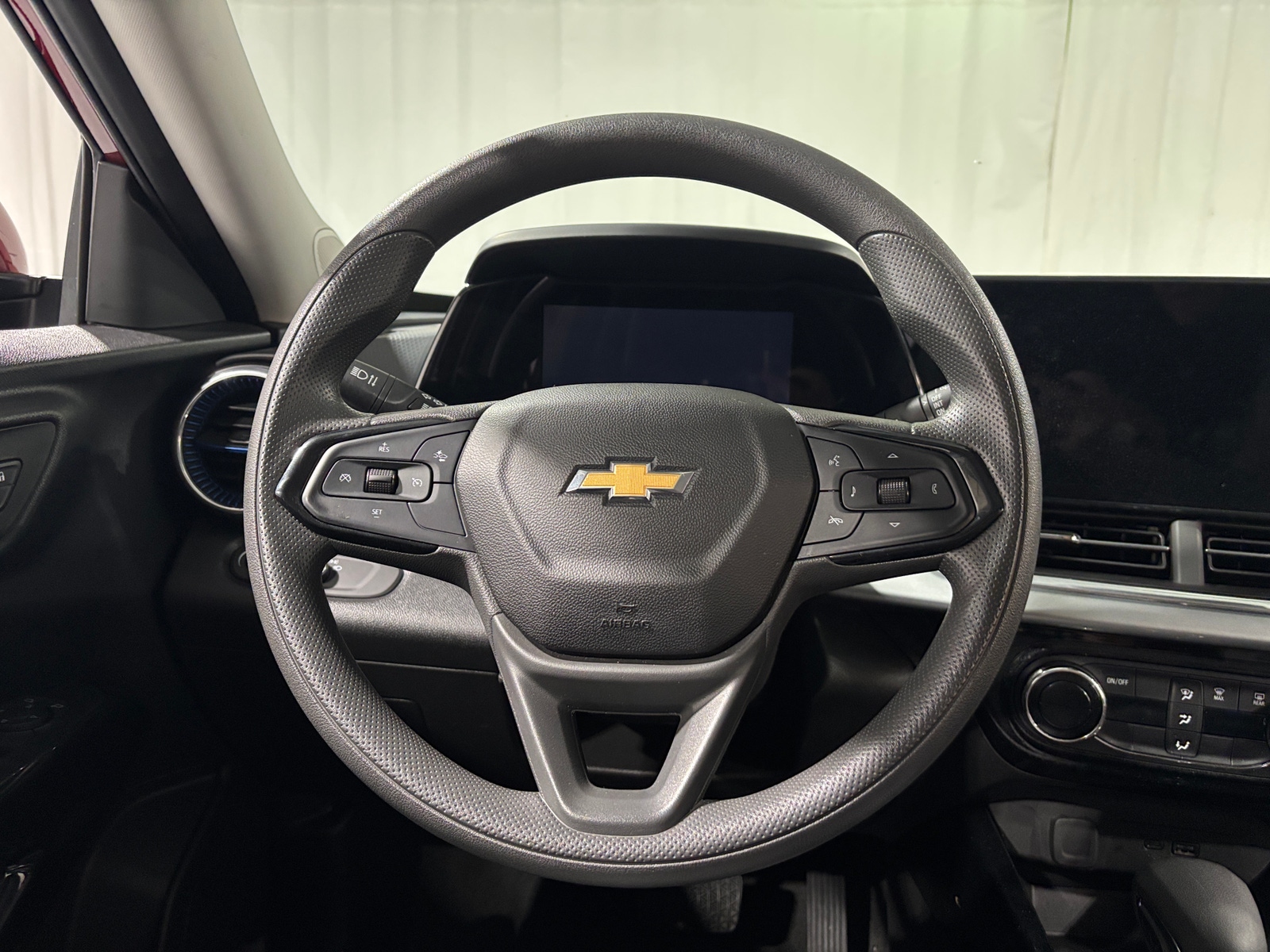 Thumbnail: 2025 Chevrolet Trax - 5