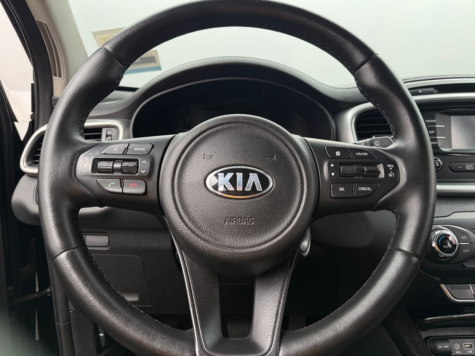 Thumbnail: 2016 Kia Sorento - 4
