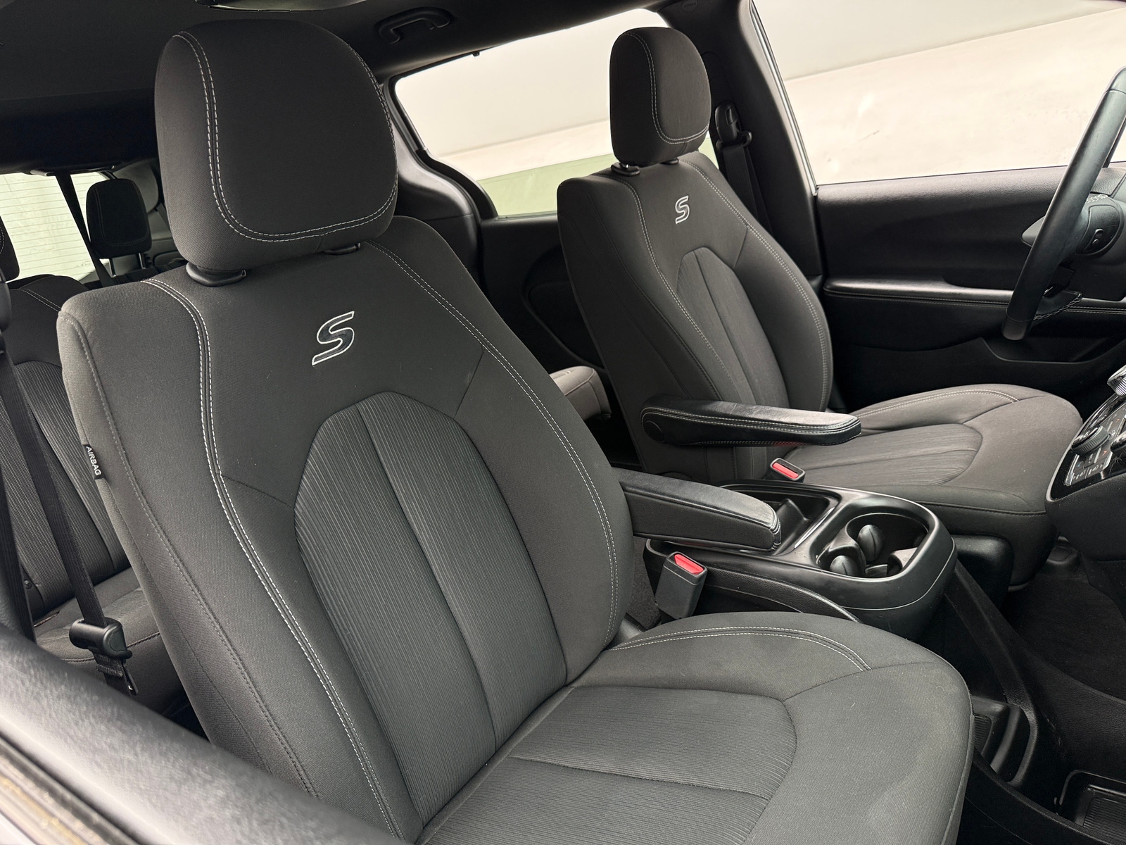 Thumbnail: 2018 Chrysler Pacifica - 2