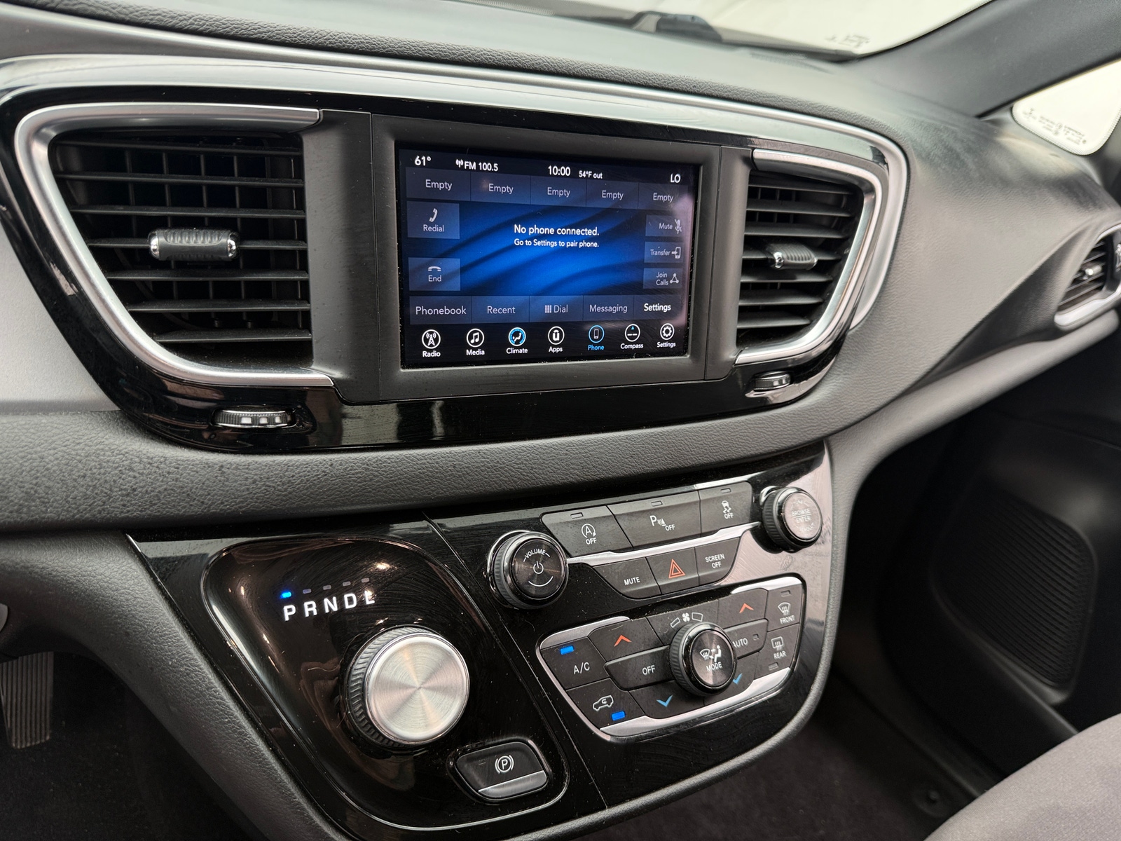 Thumbnail: 2018 Chrysler Pacifica - 4