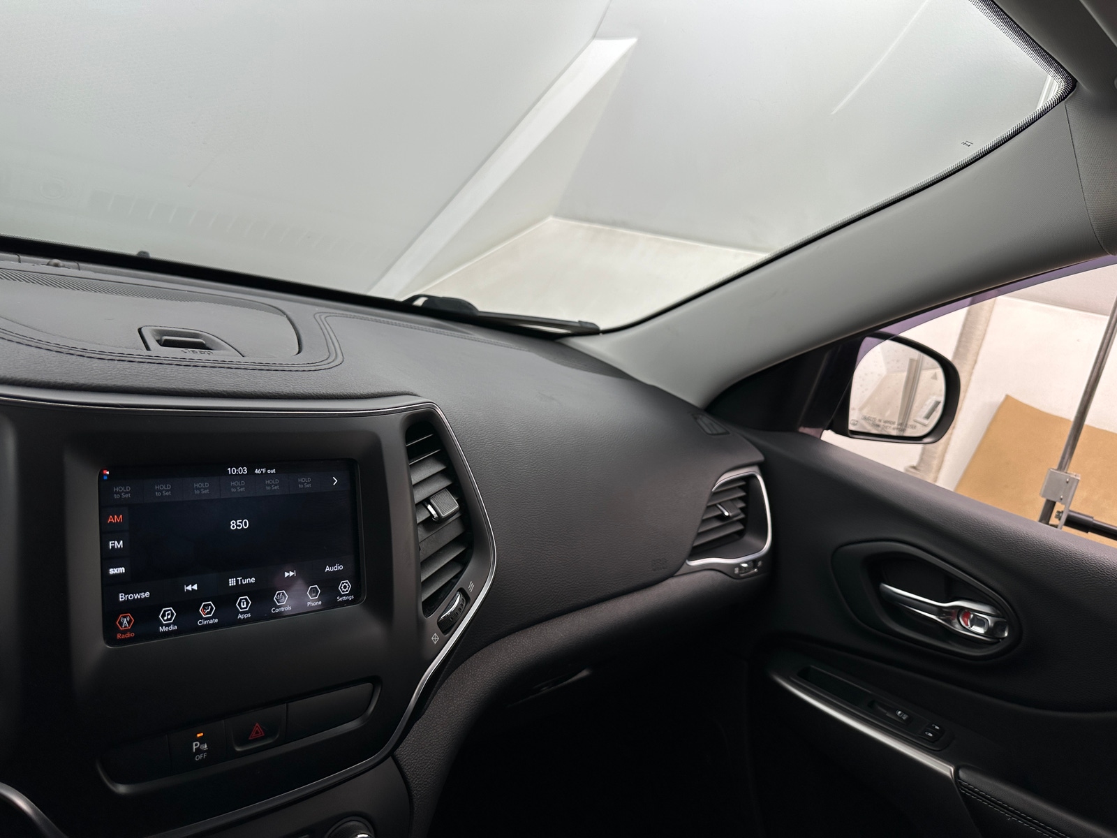 Thumbnail: 2019 Jeep Cherokee - 4